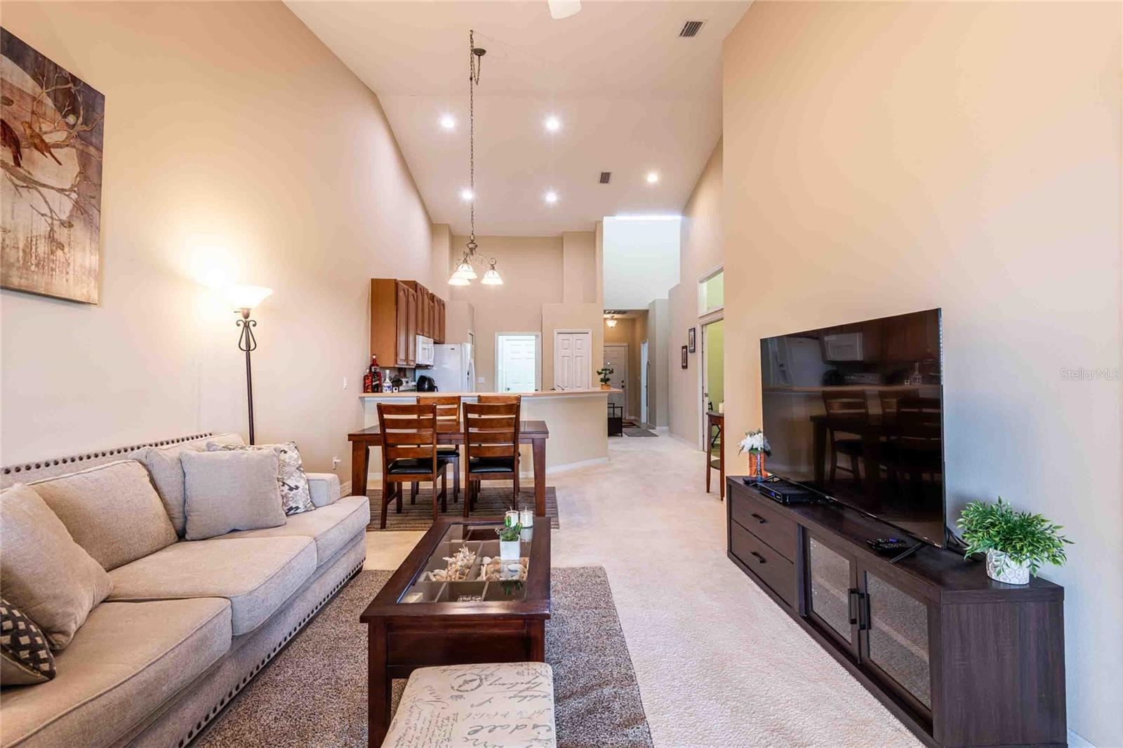 TRADITIONS PH 01 - Residential