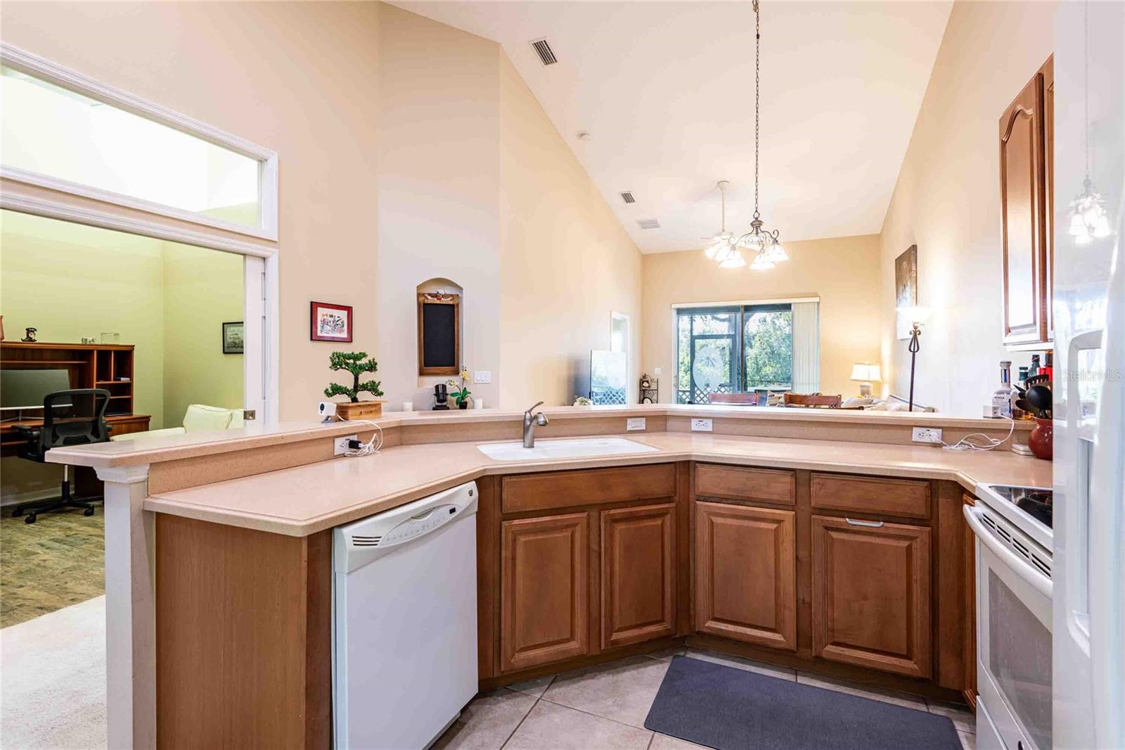 TRADITIONS PH 01 - Residential