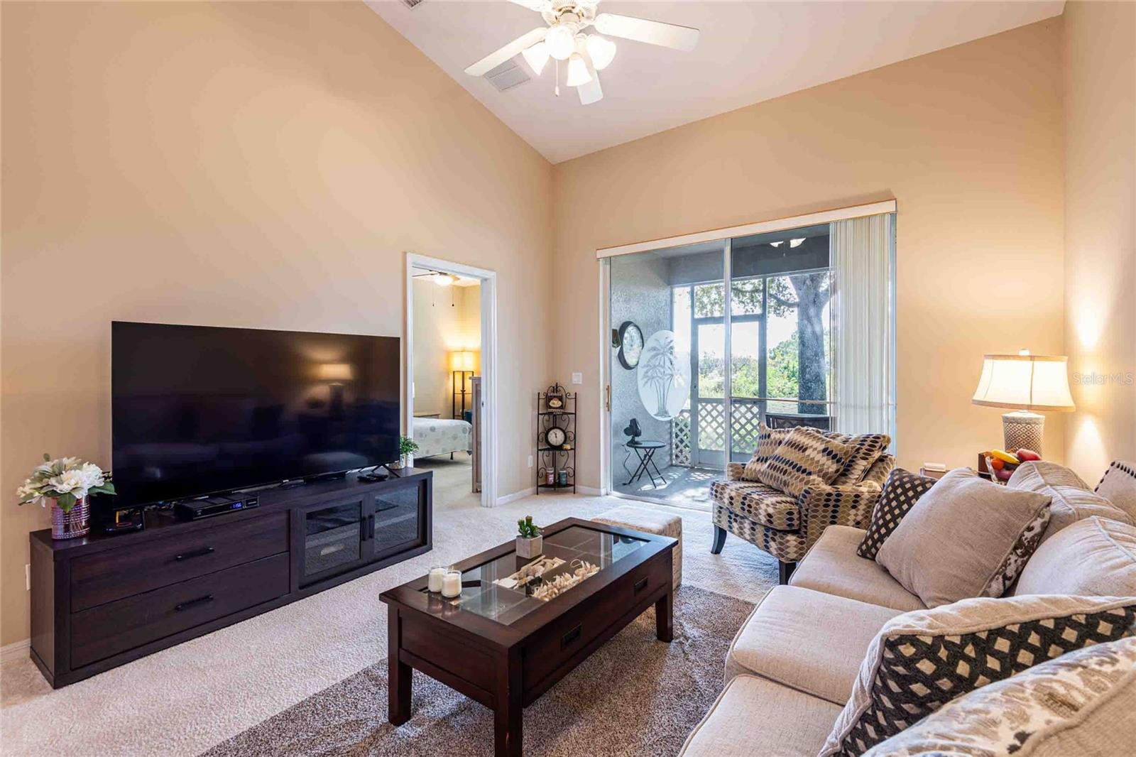 TRADITIONS PH 01 - Residential