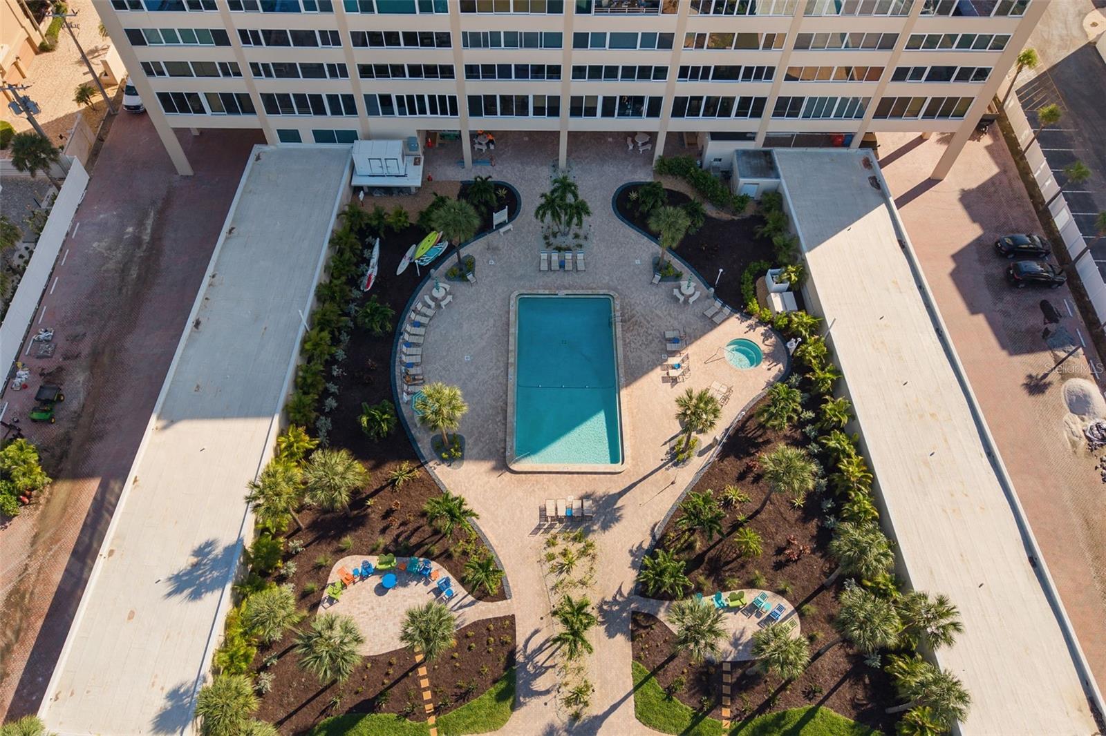 HORIZONS WEST - Residential