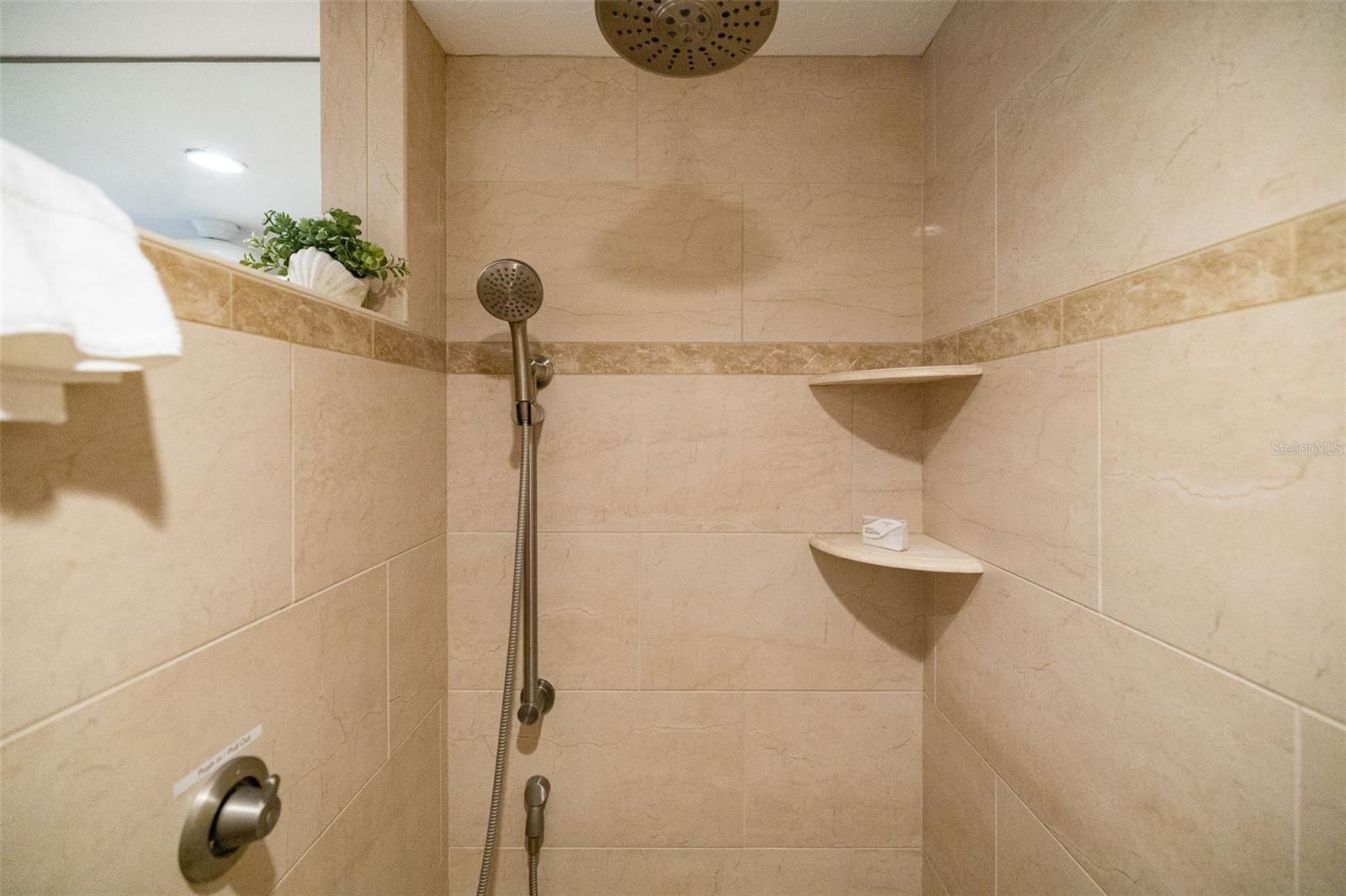 HORIZONS WEST - Residential