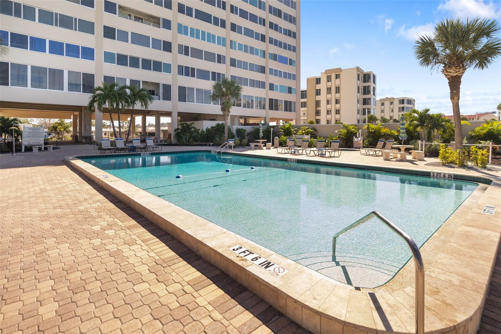 HORIZONS WEST - Residential