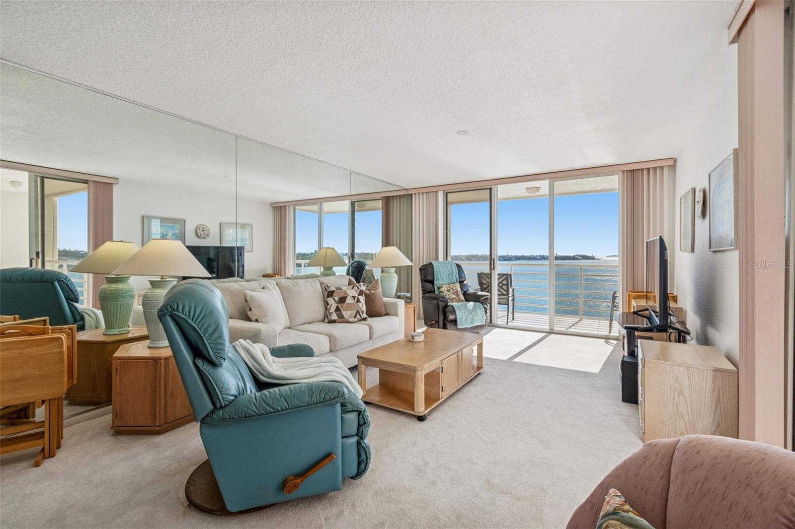 6105 BAHIA DEL MAR CIRCLE 686