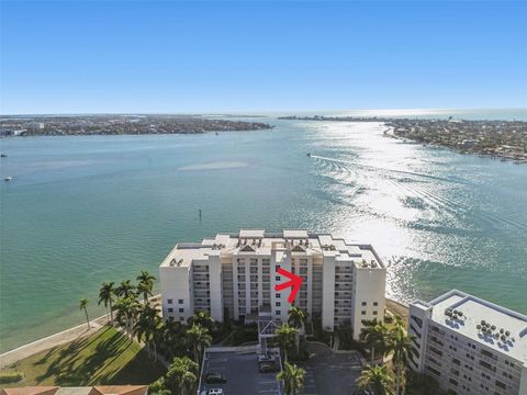 Photo of 6105 Bahia Del Mar Circle #686, St Petersburg, FL 33715 (MLS # TB8469660)