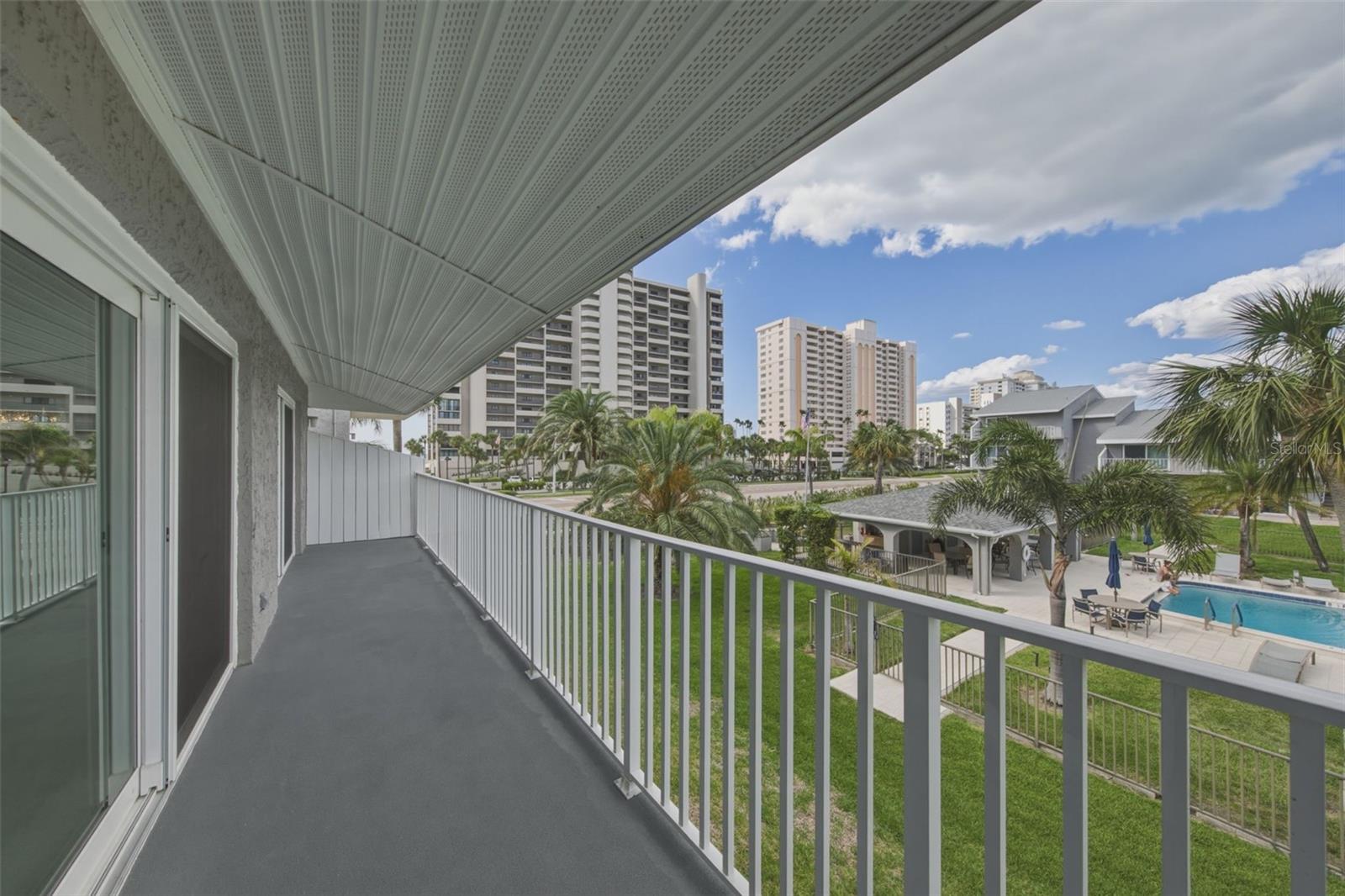 SAND KEY CONDO-BAYSIDE GARDENS III - Residential
