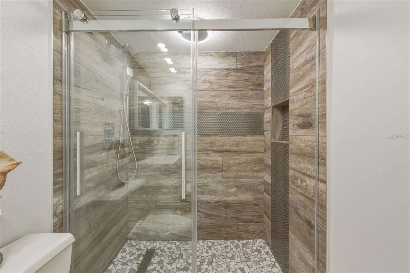 SAND KEY CONDO-BAYSIDE GARDENS III - Residential