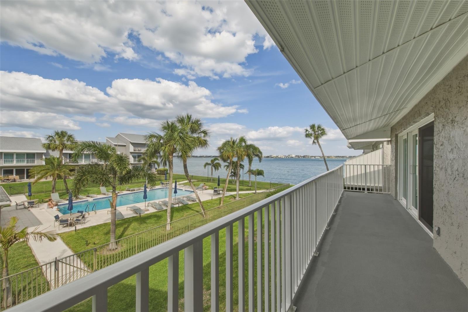 SAND KEY CONDO-BAYSIDE GARDENS III - Residential