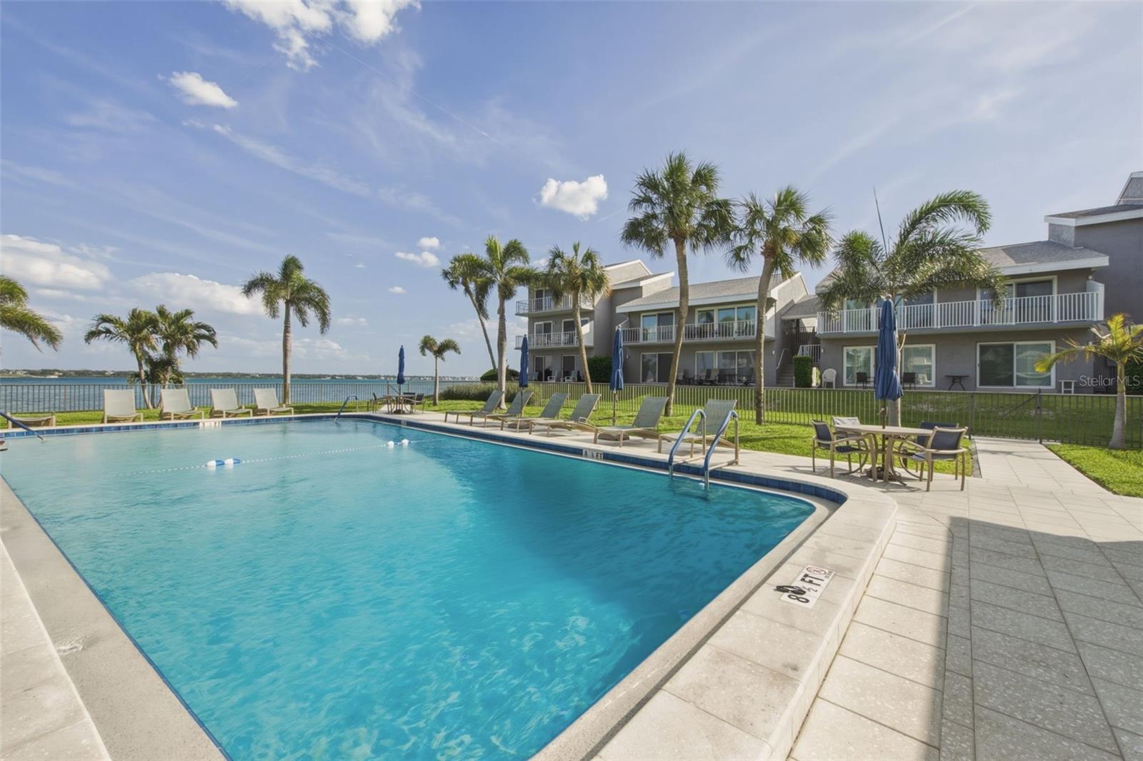 SAND KEY CONDO-BAYSIDE GARDENS III - Residential