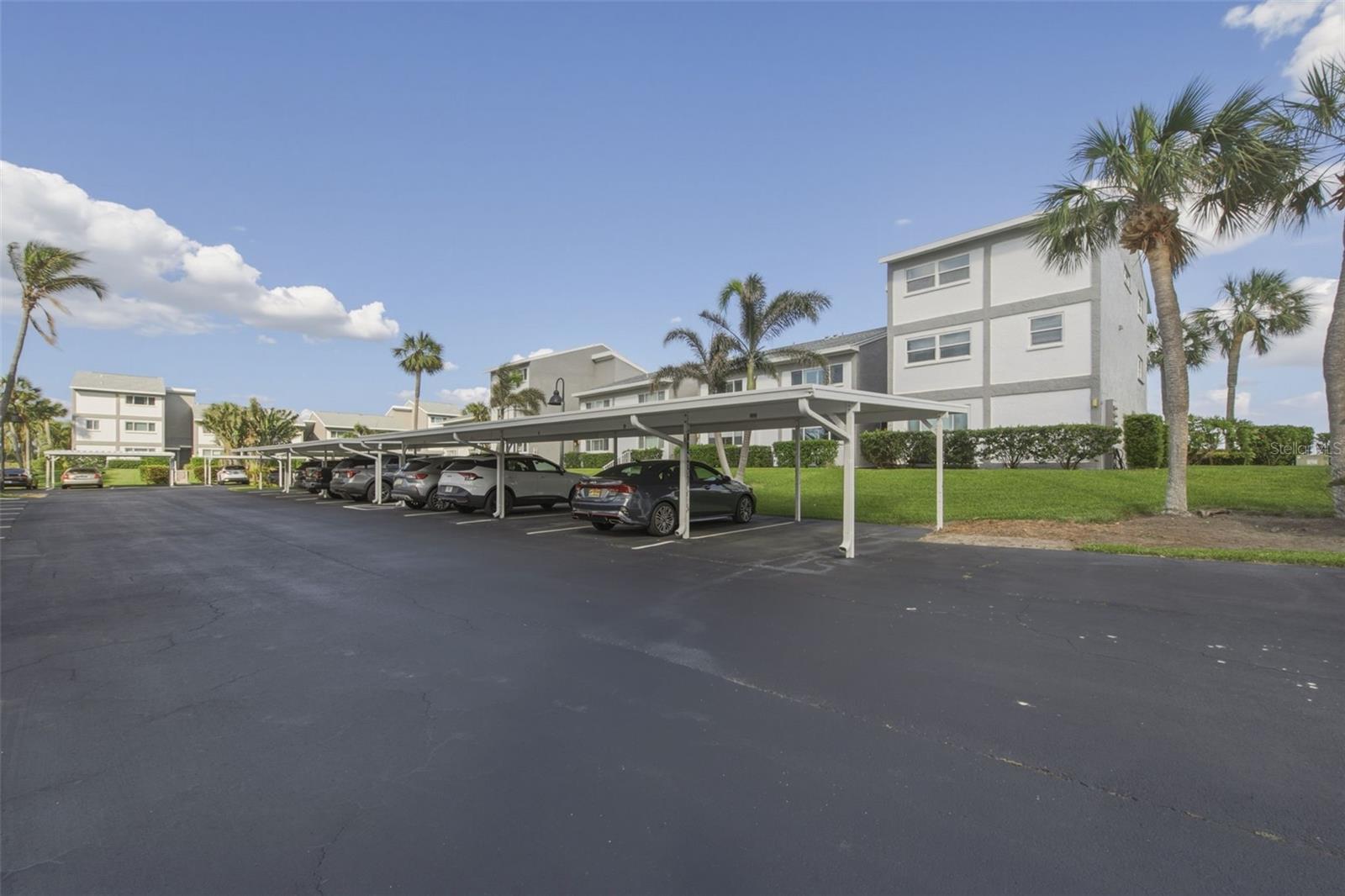 SAND KEY CONDO-BAYSIDE GARDENS III - Residential