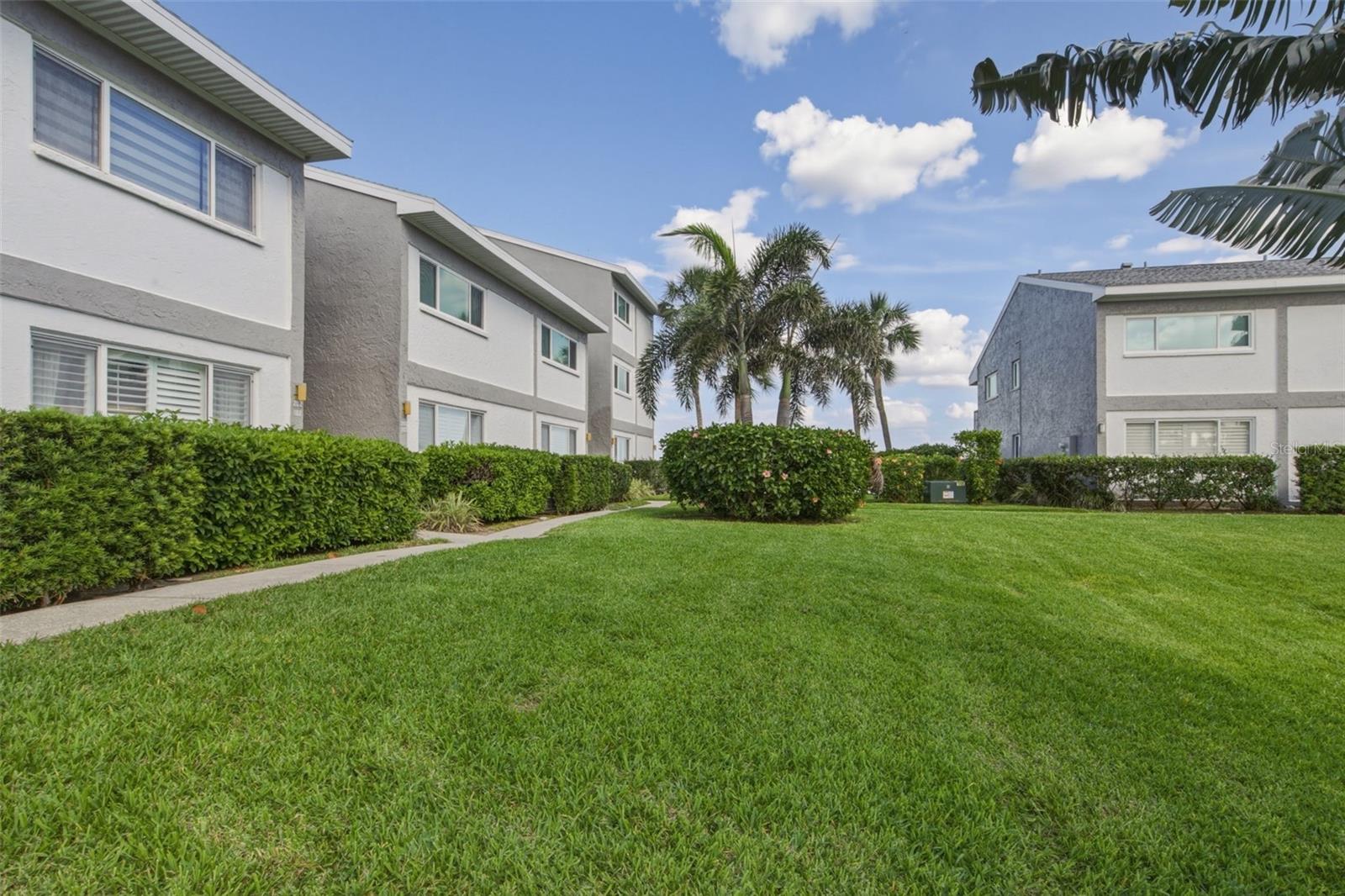 SAND KEY CONDO-BAYSIDE GARDENS III - Residential