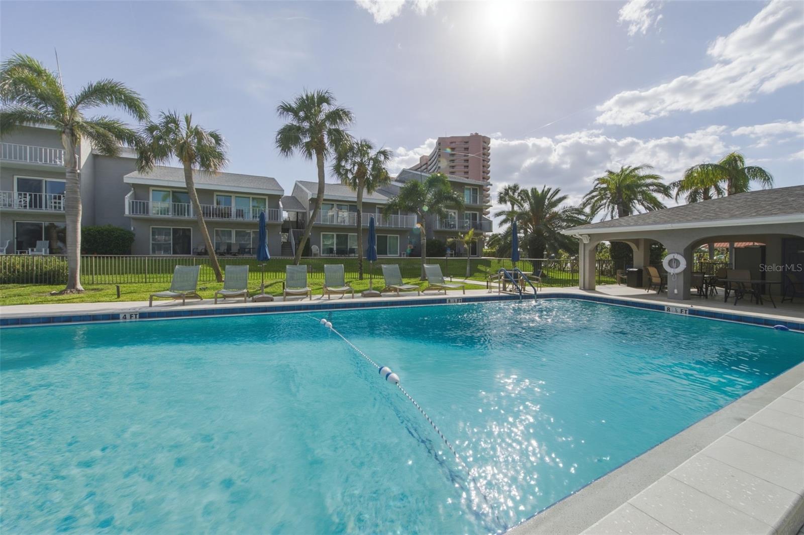 SAND KEY CONDO-BAYSIDE GARDENS III - Residential
