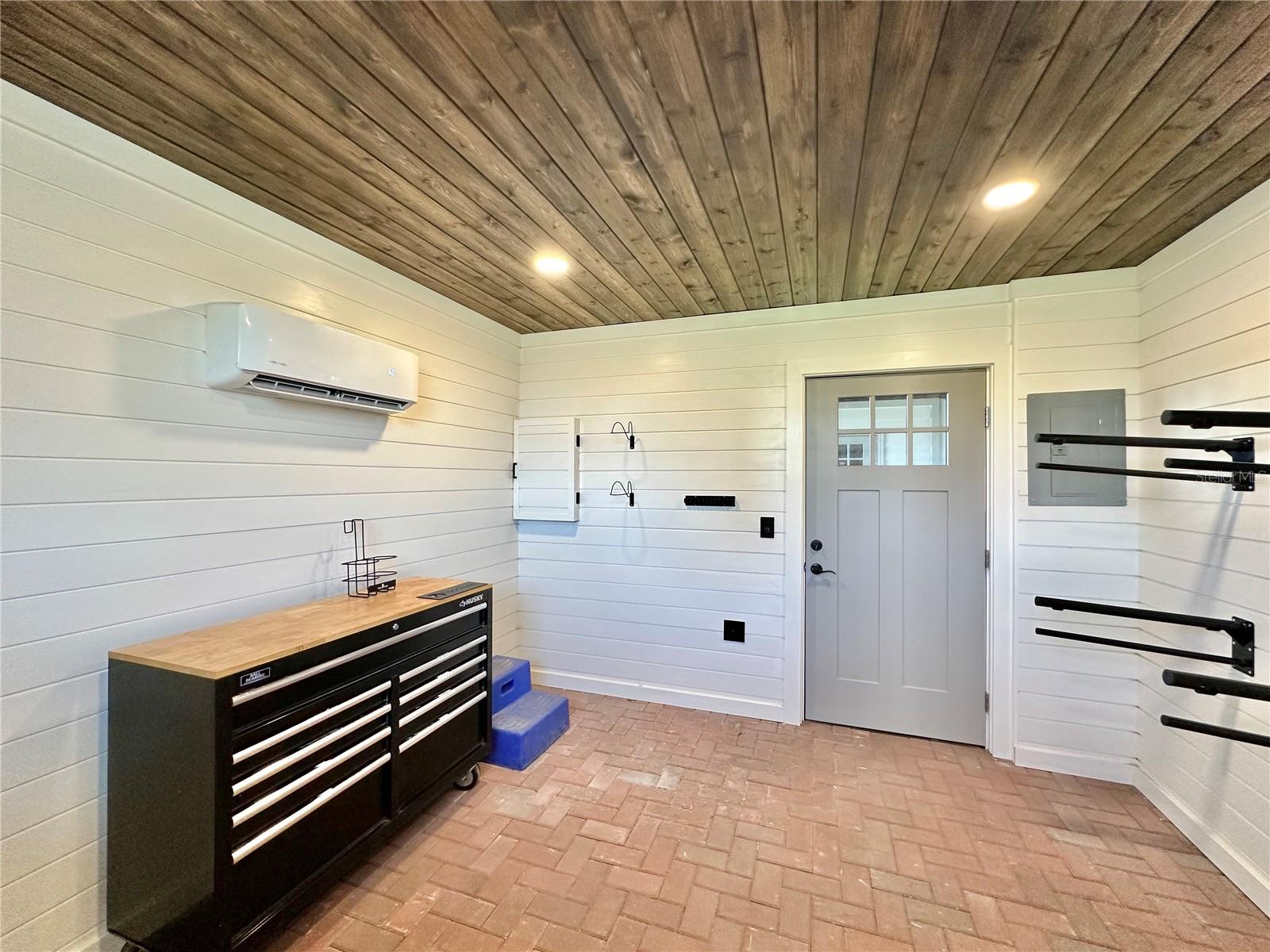 ESTATES/PLEASANT HILL - Residential Lease