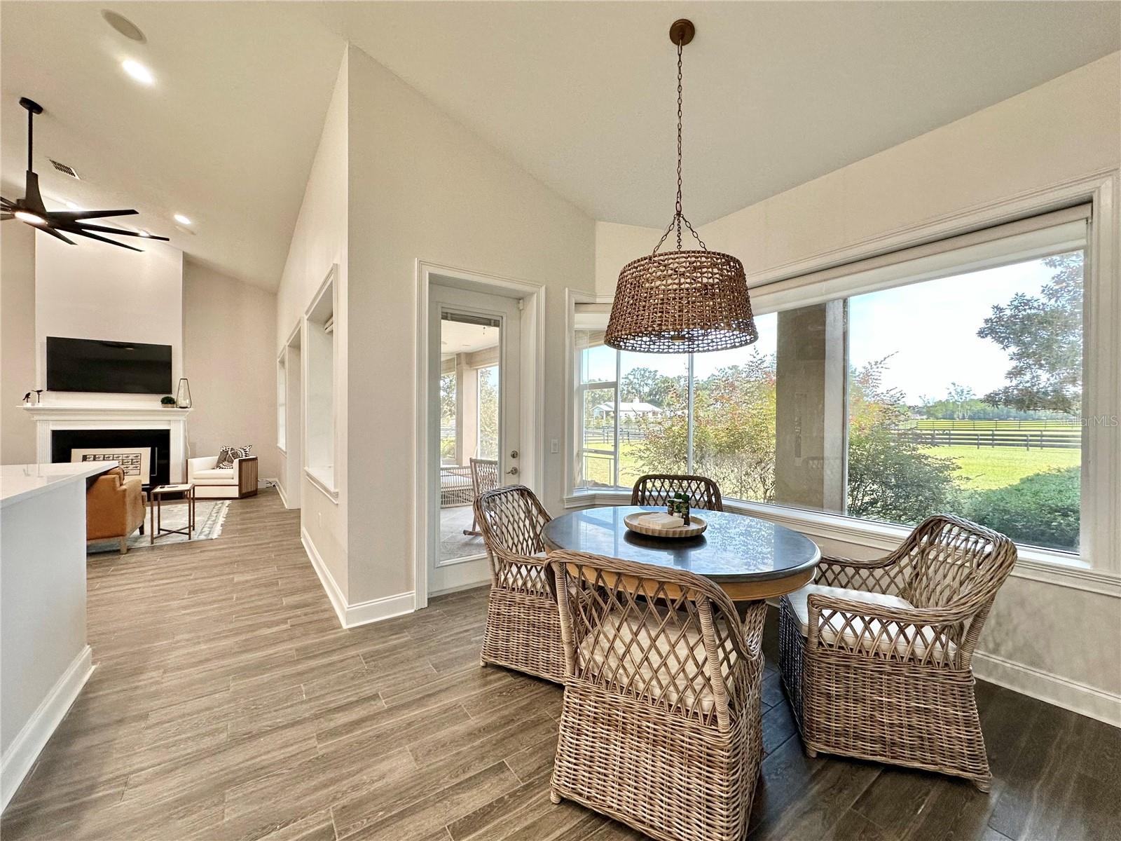 ESTATES/PLEASANT HILL - Residential Lease