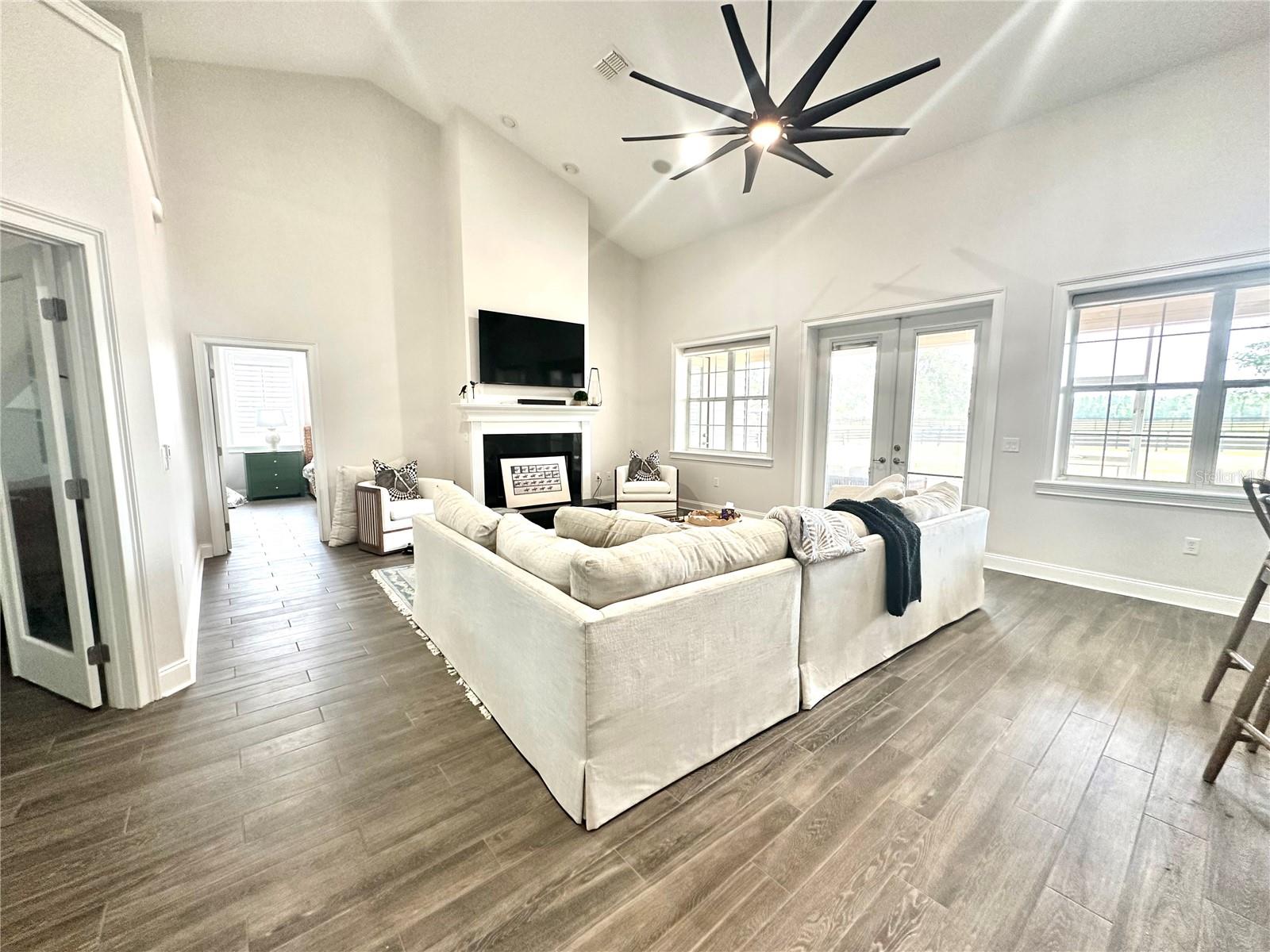 ESTATES/PLEASANT HILL - Residential Lease