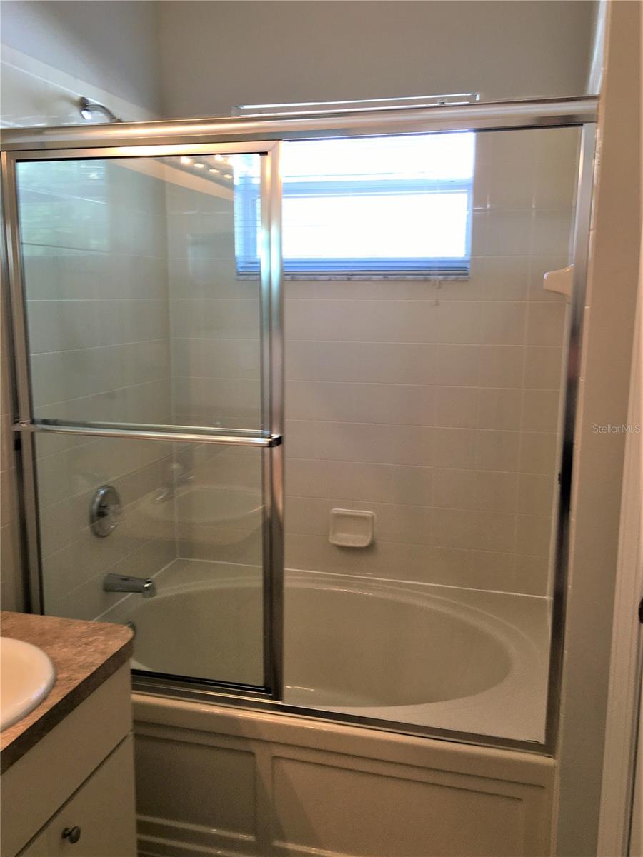 WELLINGTON NORTH AT BAY PARK - Residential Lease