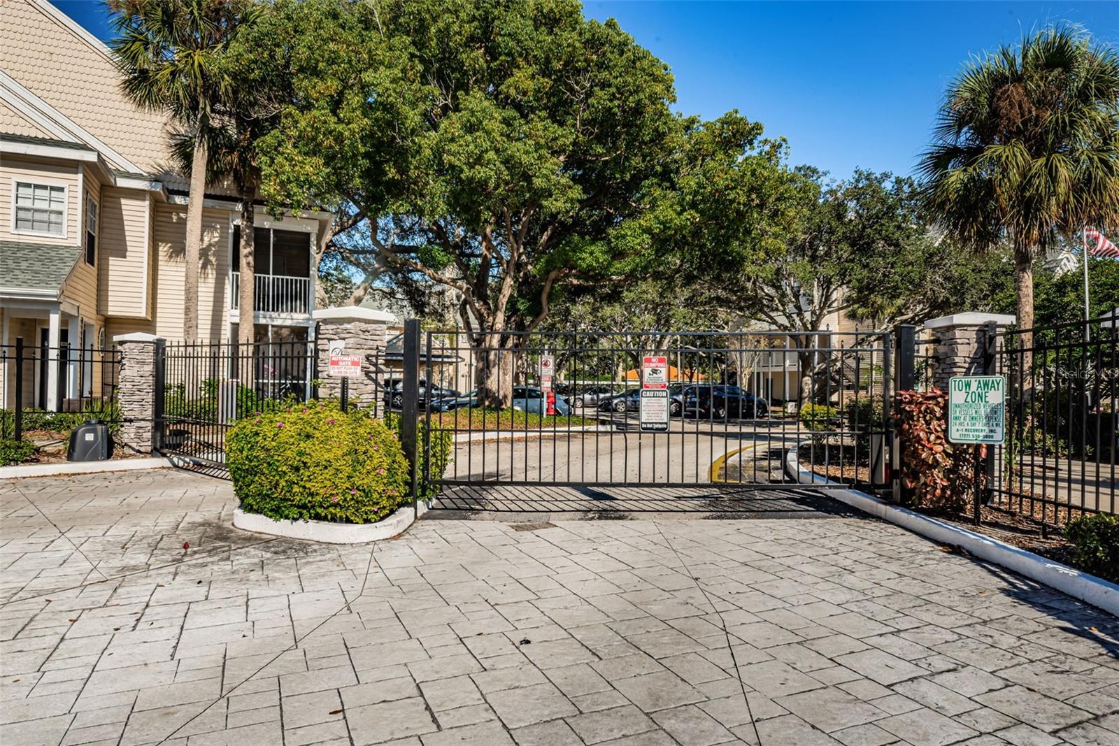 BENTLEY AT COBBS LANDING CONDO THE - Residential