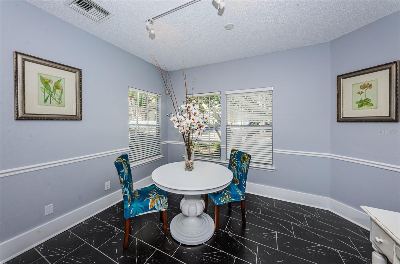 BENTLEY AT COBBS LANDING CONDO THE - Residential