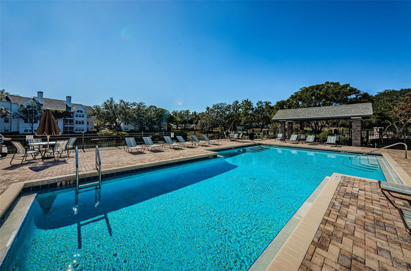 BENTLEY AT COBBS LANDING CONDO THE - Residential