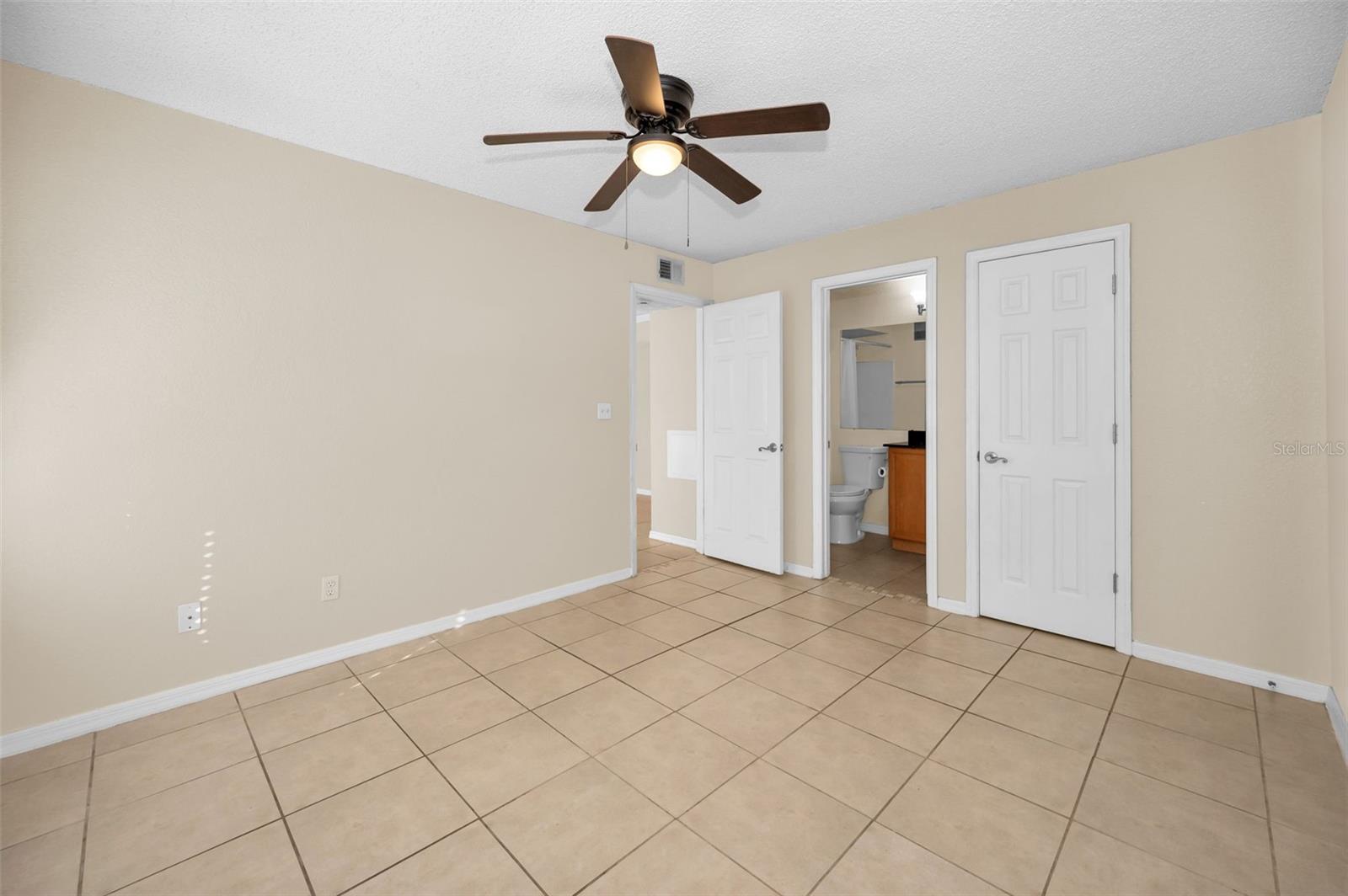 BENTLEY AT COBBS LANDING CONDO THE - Residential