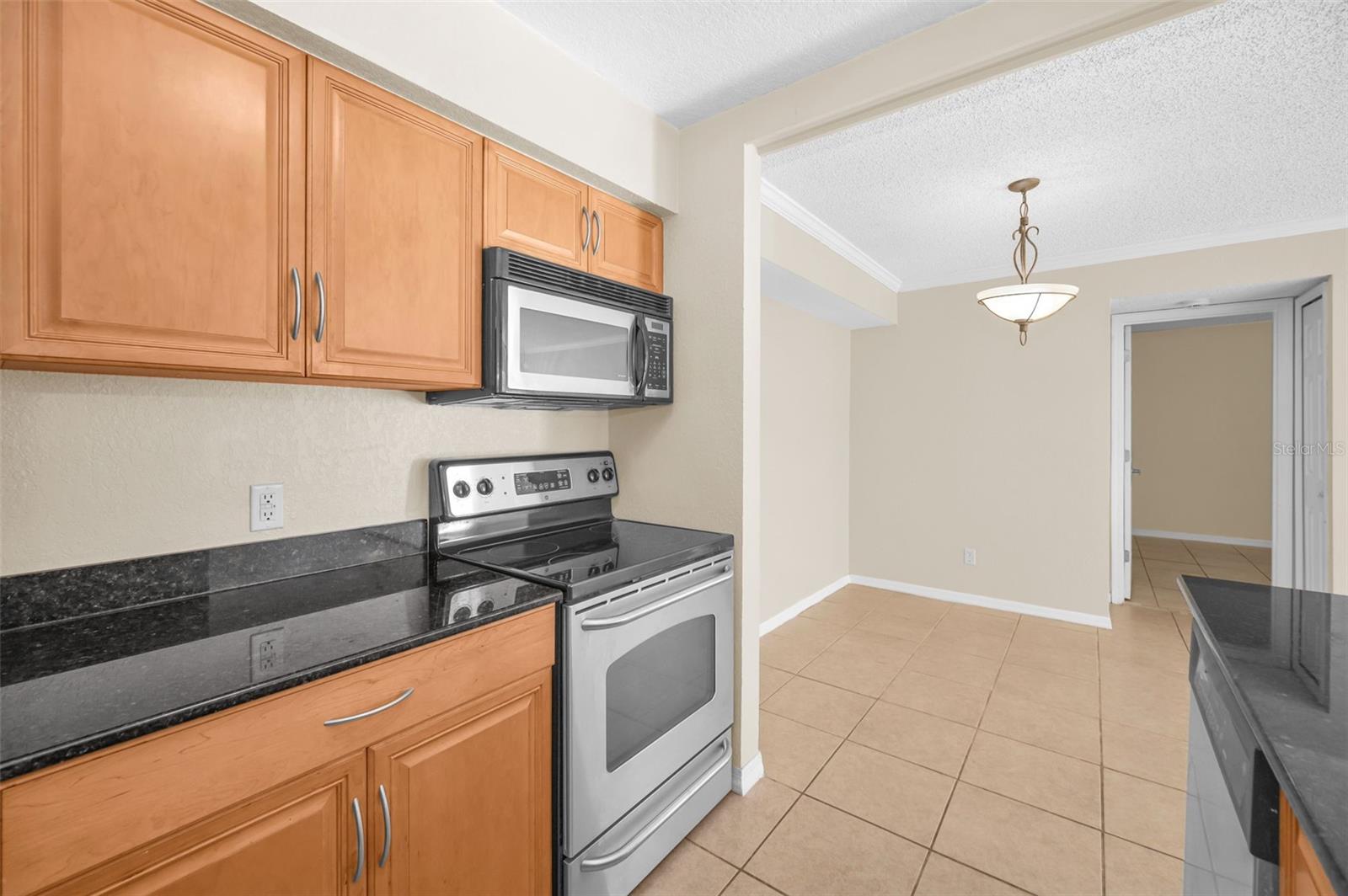 BENTLEY AT COBBS LANDING CONDO THE - Residential