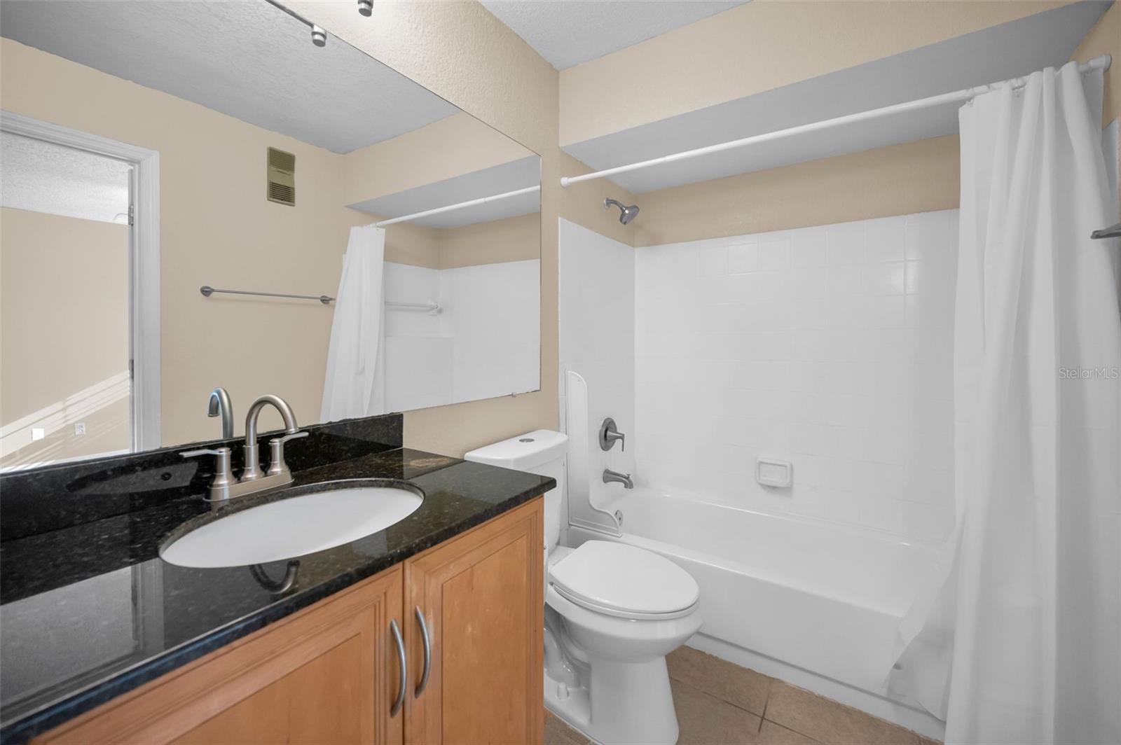 BENTLEY AT COBBS LANDING CONDO THE - Residential