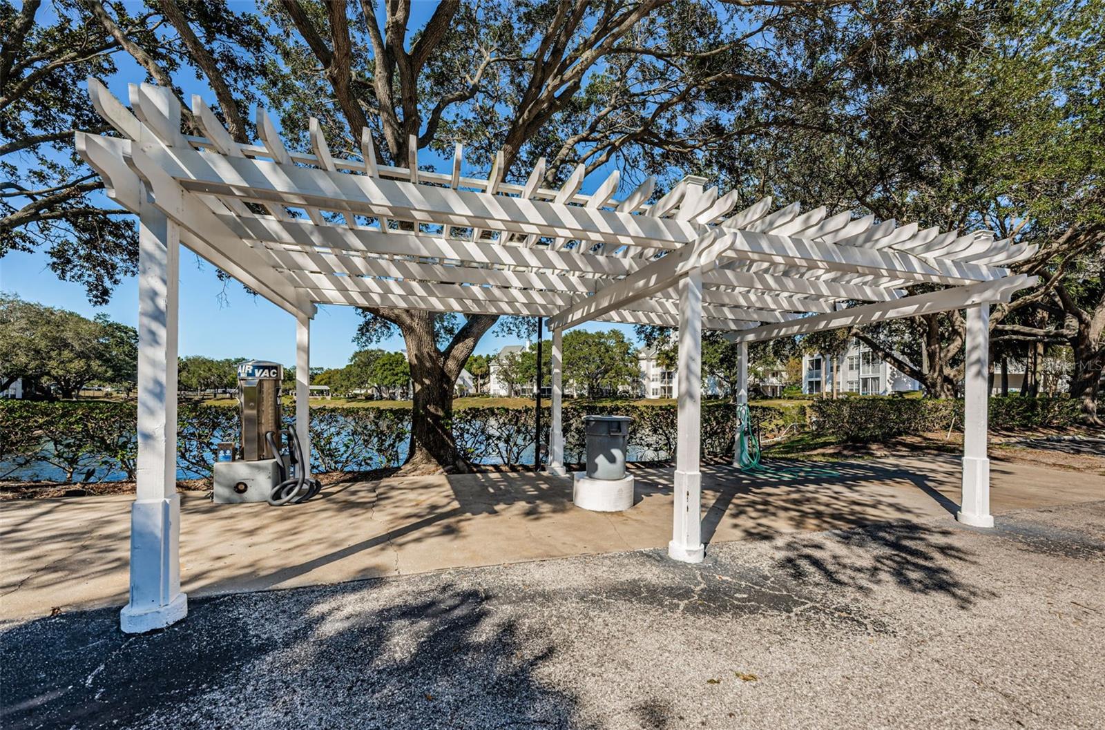 BENTLEY AT COBBS LANDING CONDO THE - Residential