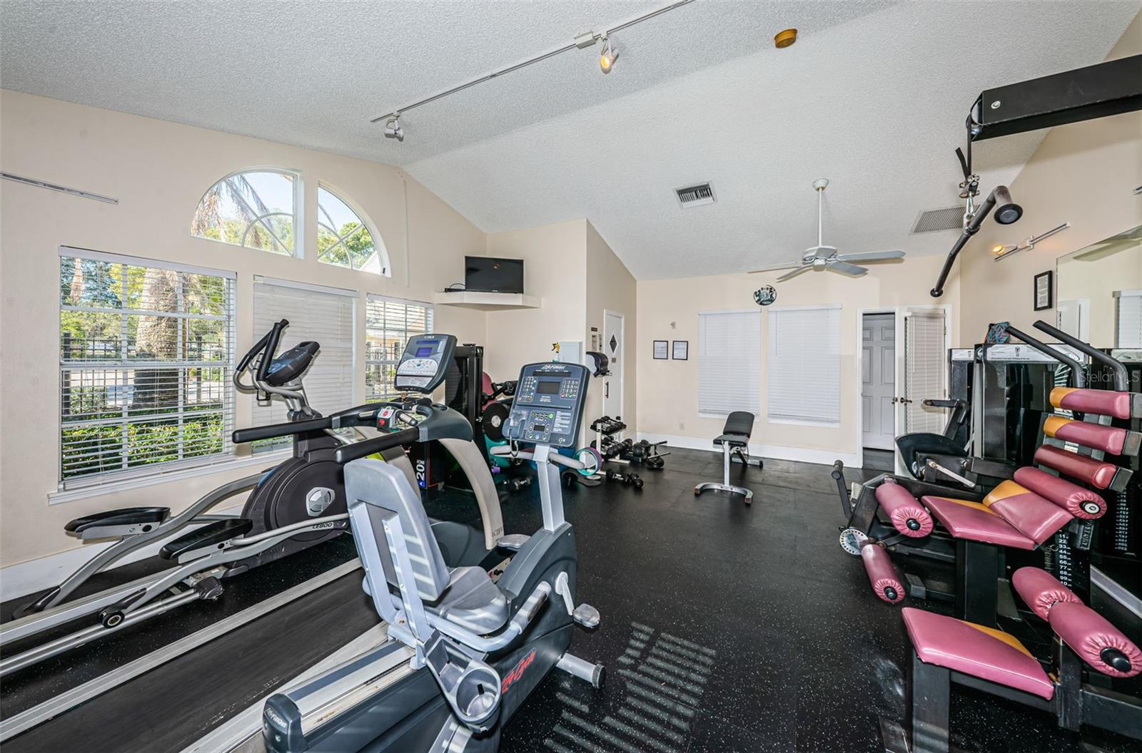 BENTLEY AT COBBS LANDING CONDO THE - Residential