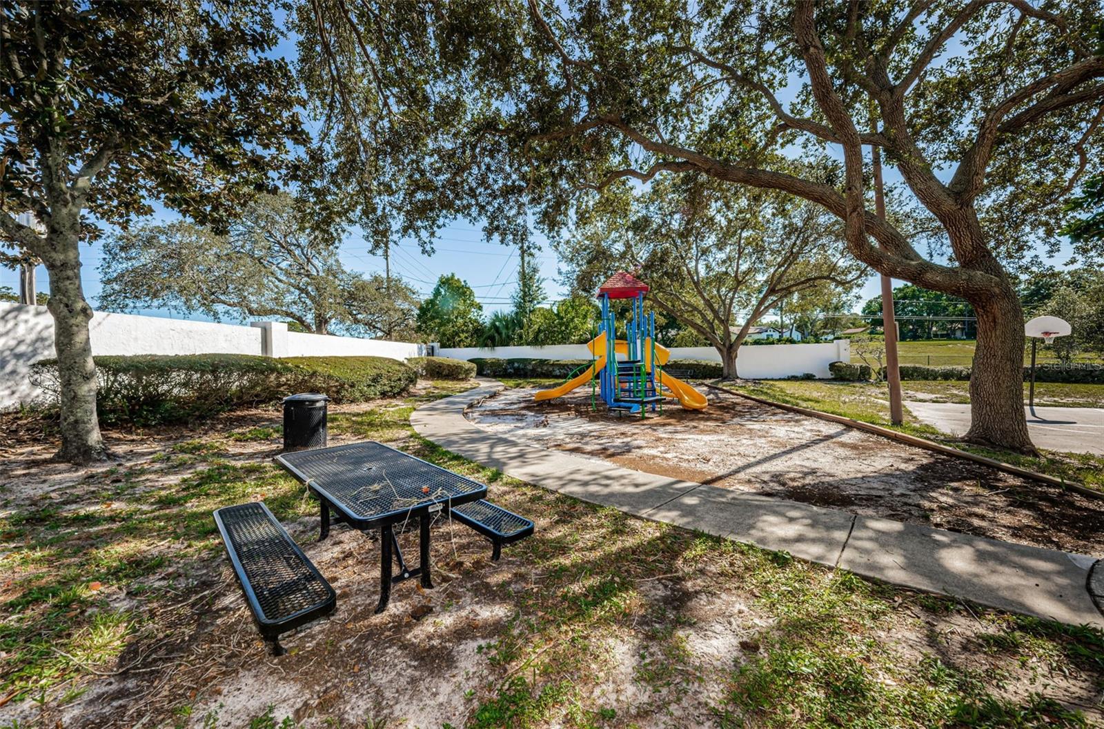 BENTLEY AT COBBS LANDING CONDO THE - Residential