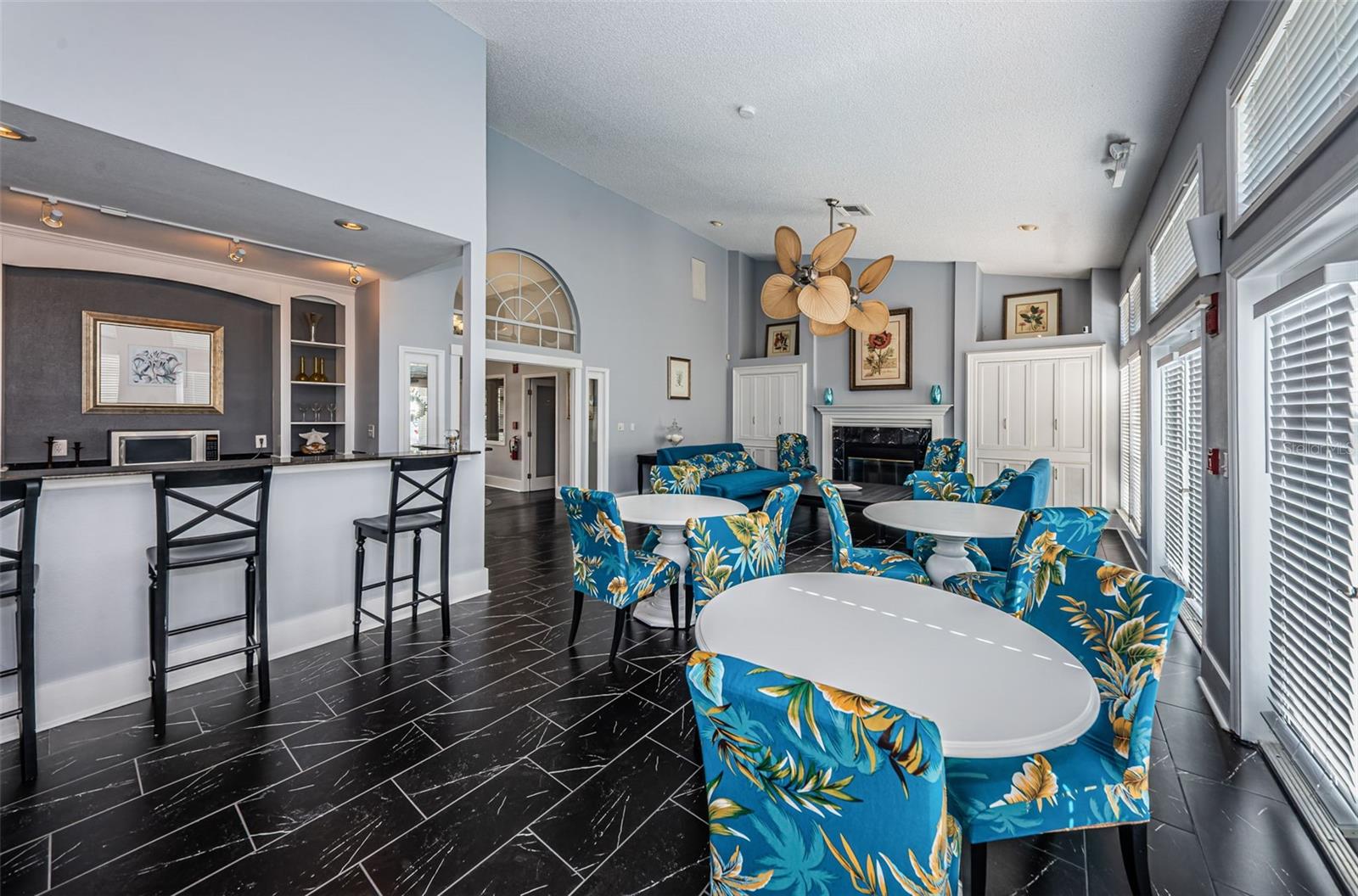 BENTLEY AT COBBS LANDING CONDO THE - Residential