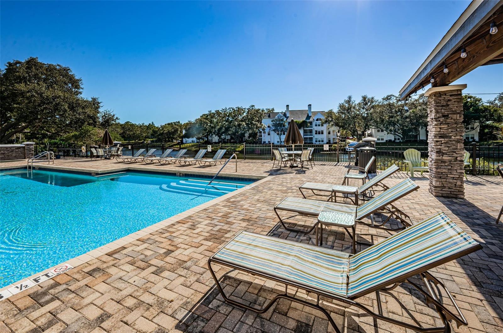 BENTLEY AT COBBS LANDING CONDO THE - Residential