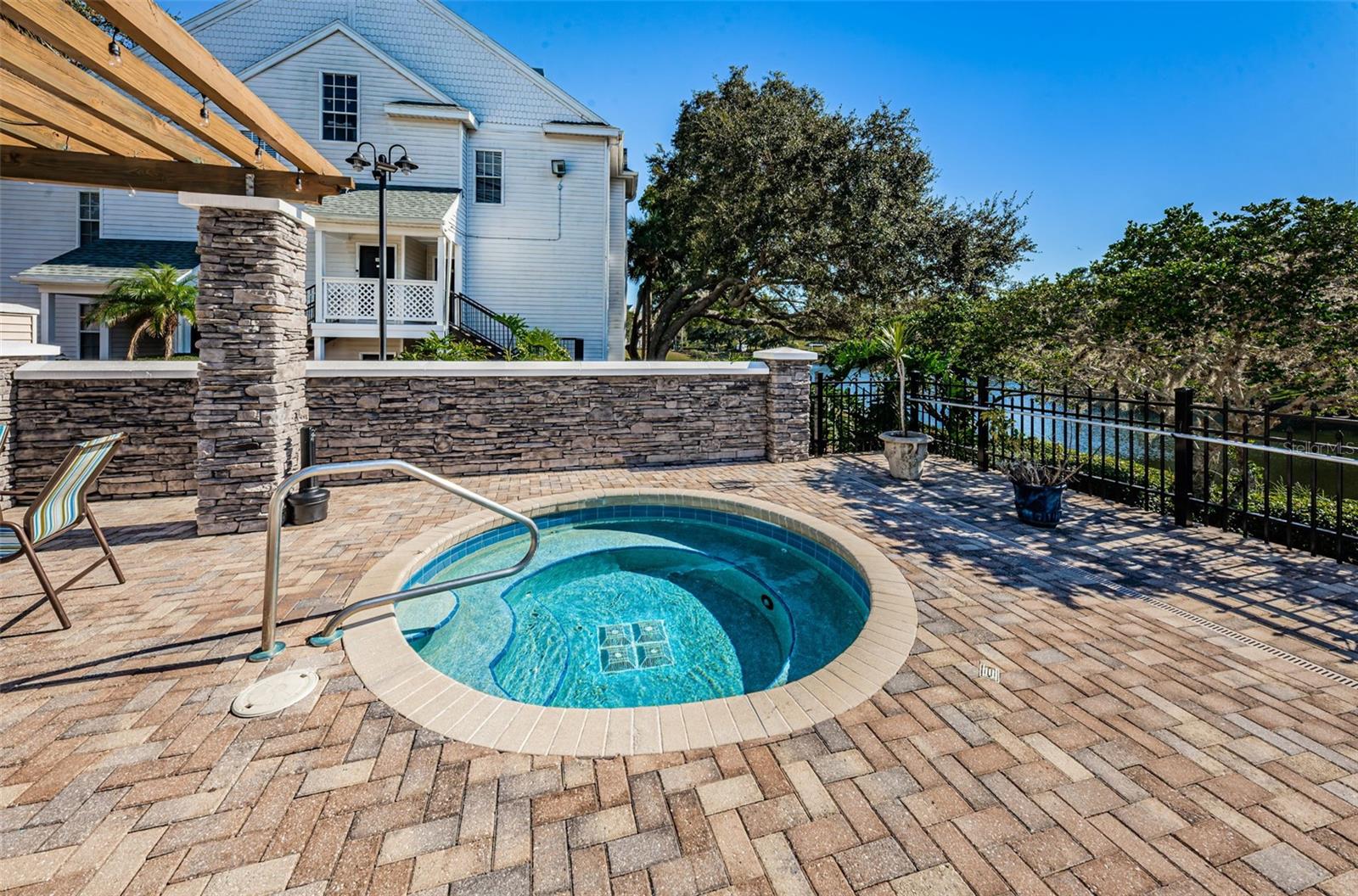 BENTLEY AT COBBS LANDING CONDO THE - Residential