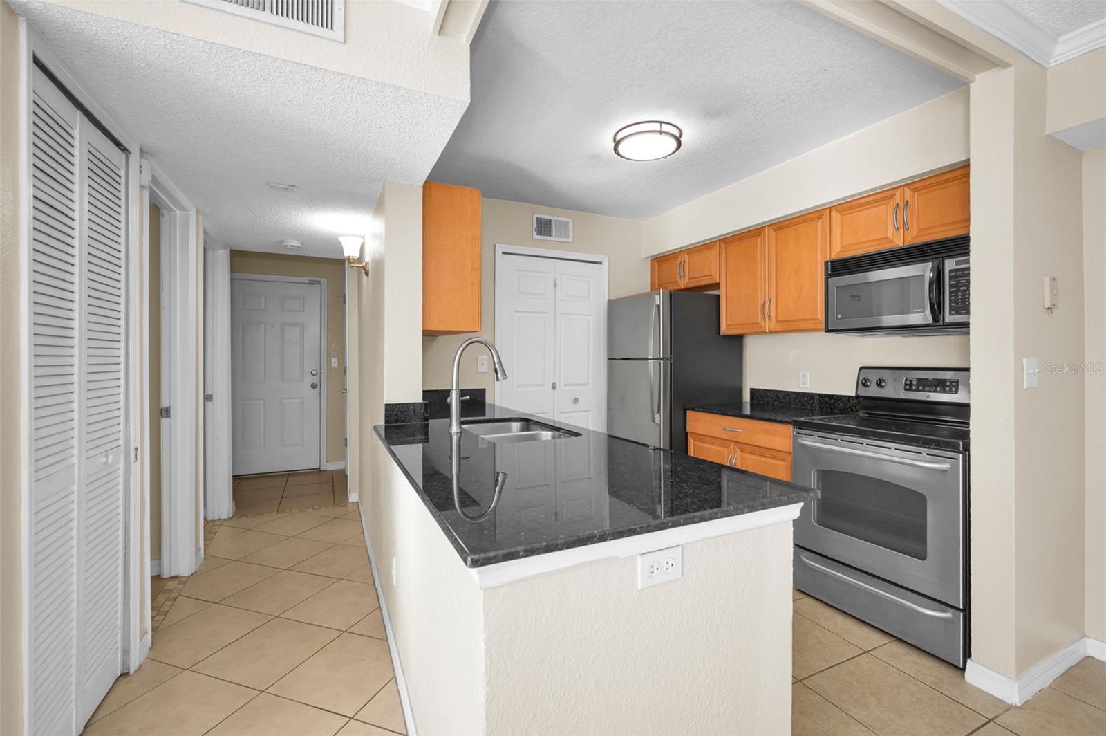 BENTLEY AT COBBS LANDING CONDO THE - Residential