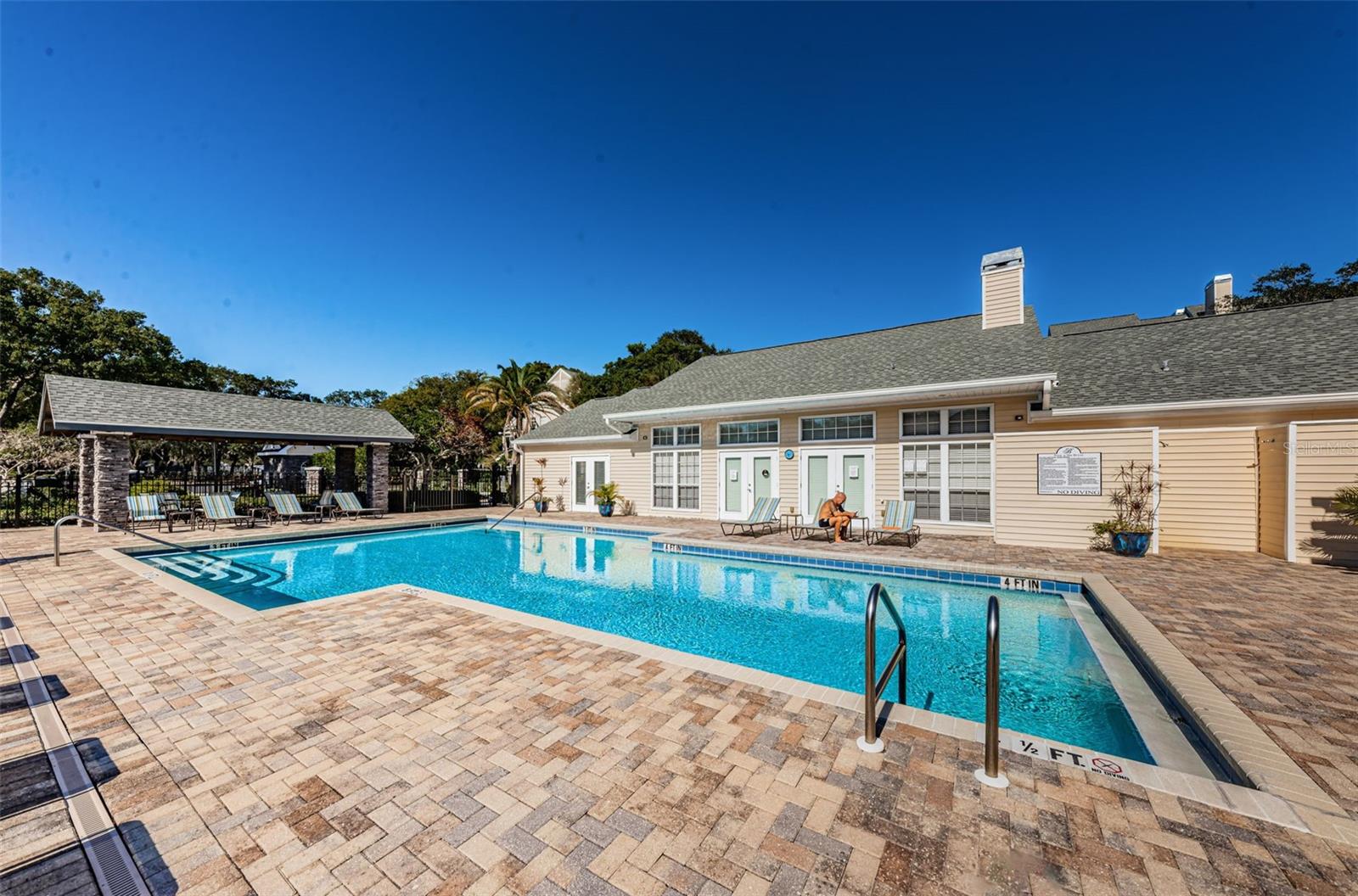 BENTLEY AT COBBS LANDING CONDO THE - Residential