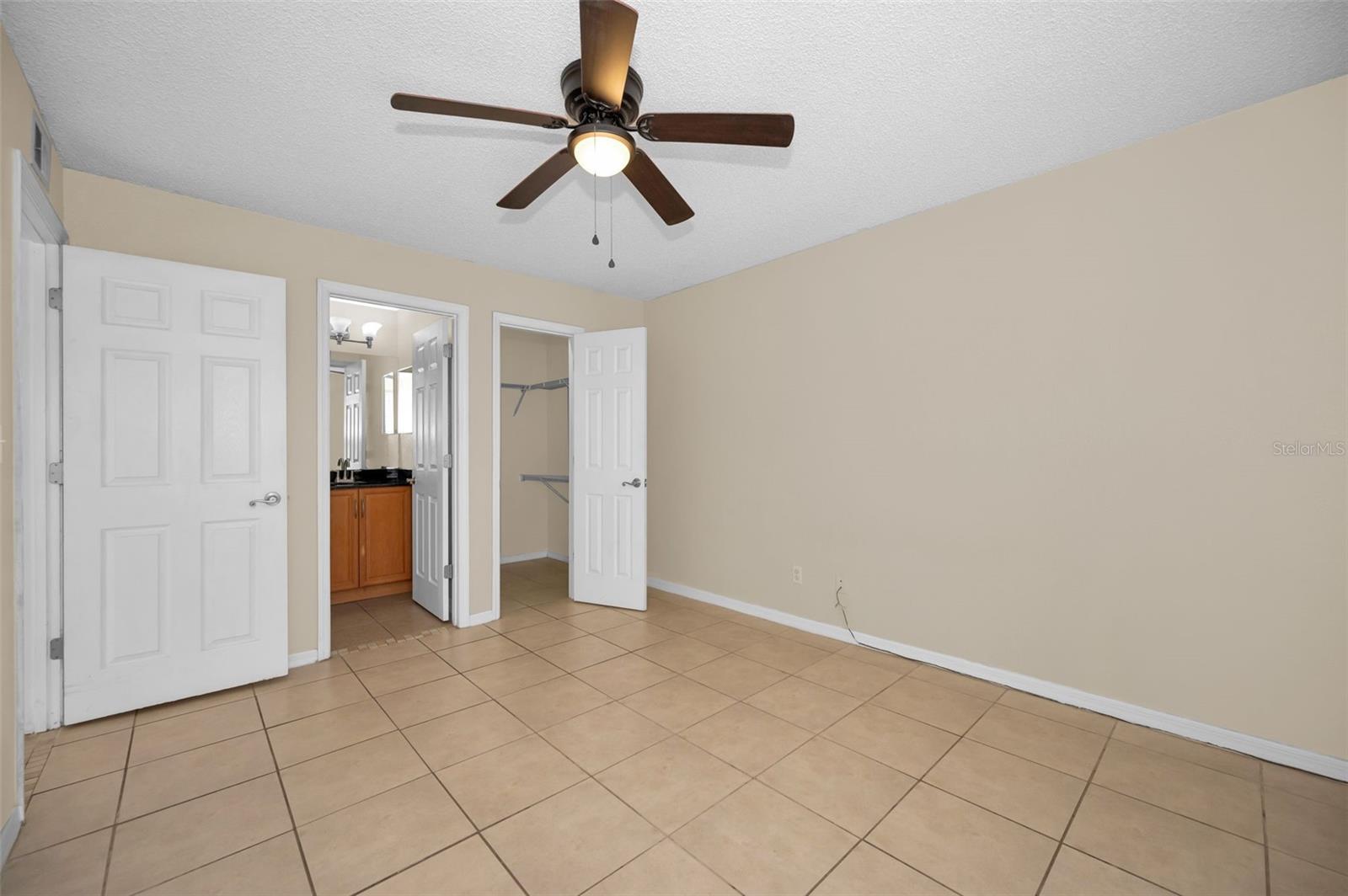 BENTLEY AT COBBS LANDING CONDO THE - Residential