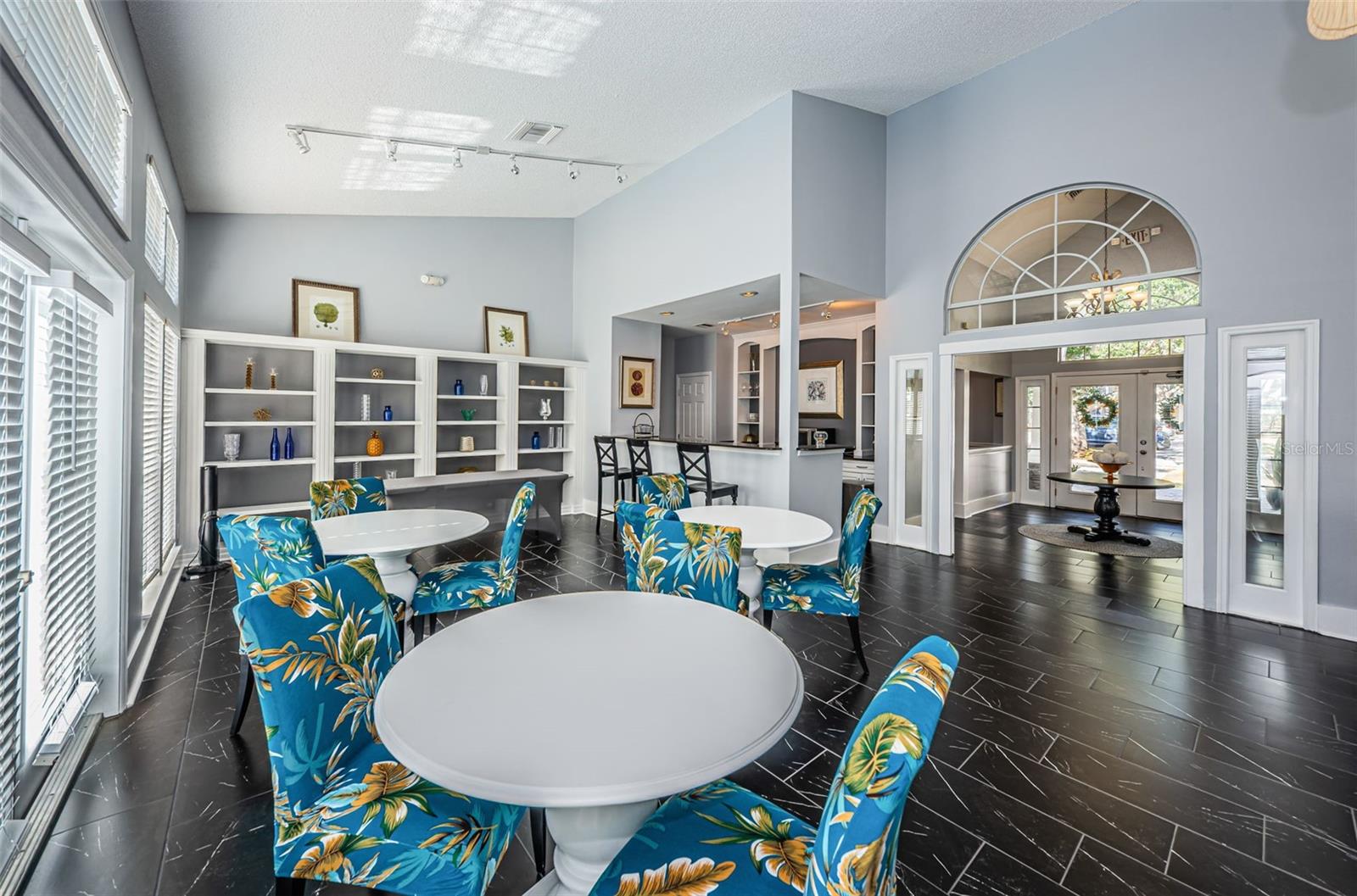 BENTLEY AT COBBS LANDING CONDO THE - Residential