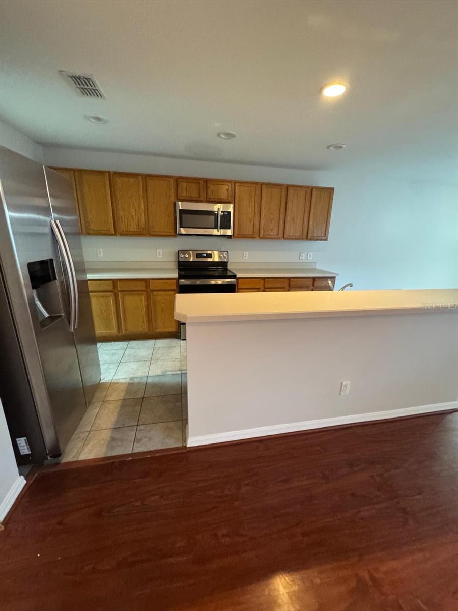 AVALON PARK VILLAGE 06 - Residential Lease