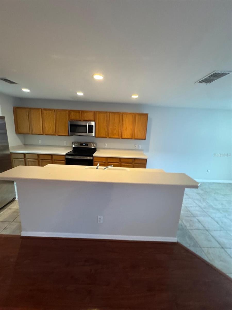 AVALON PARK VILLAGE 06 - Residential Lease