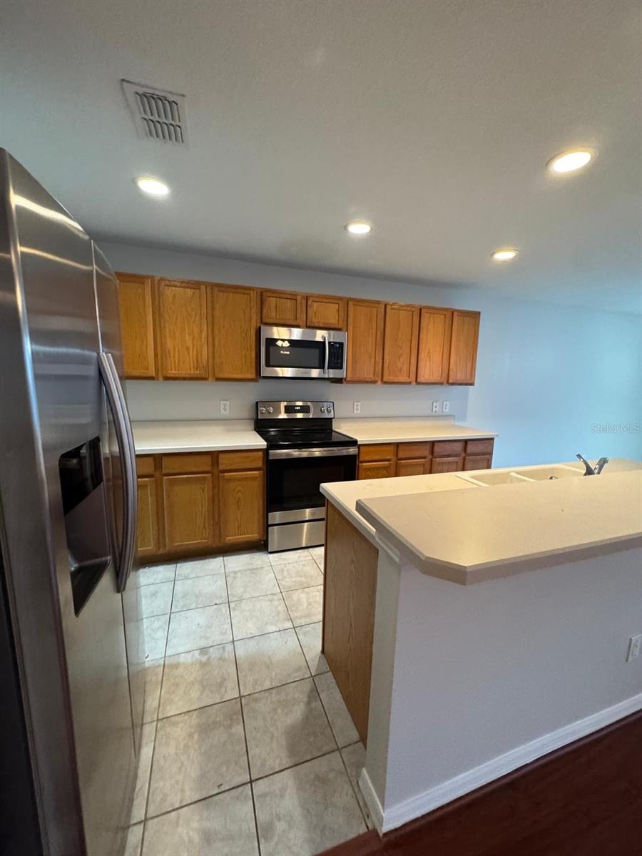 AVALON PARK VILLAGE 06 - Residential Lease