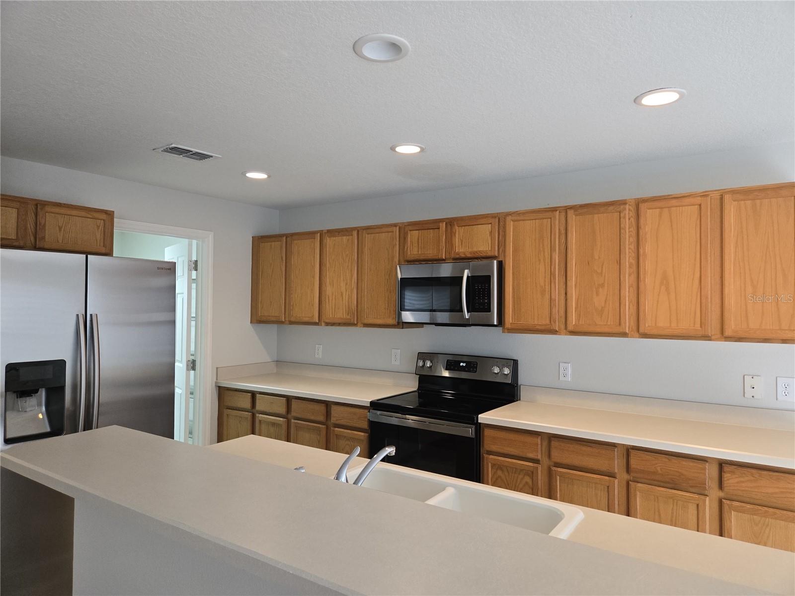 AVALON PARK VILLAGE 06 - Residential Lease