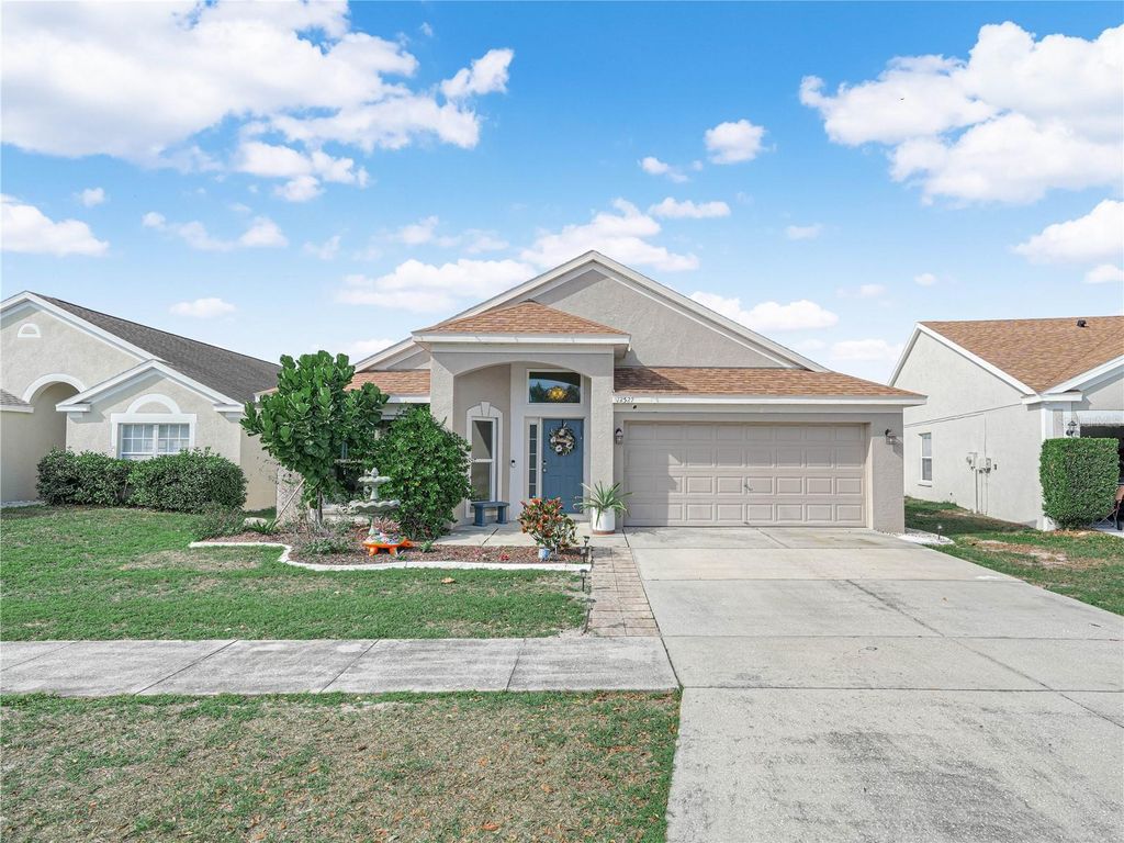 Photo of 12527 Midpointe Drive, Riverview, FL 33578 (MLS # L4958500)