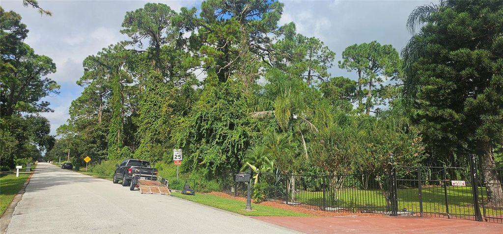 Photo of 8053 Oakland Place, Orlando, FL 32819 (MLS # O6350691)