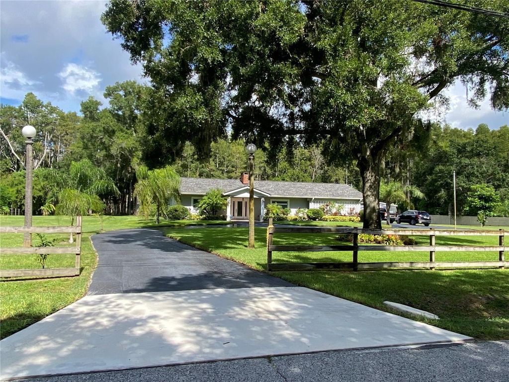 Photo of 16918 Tobacco Road, Lutz, FL 33558 (MLS # TB8414163)