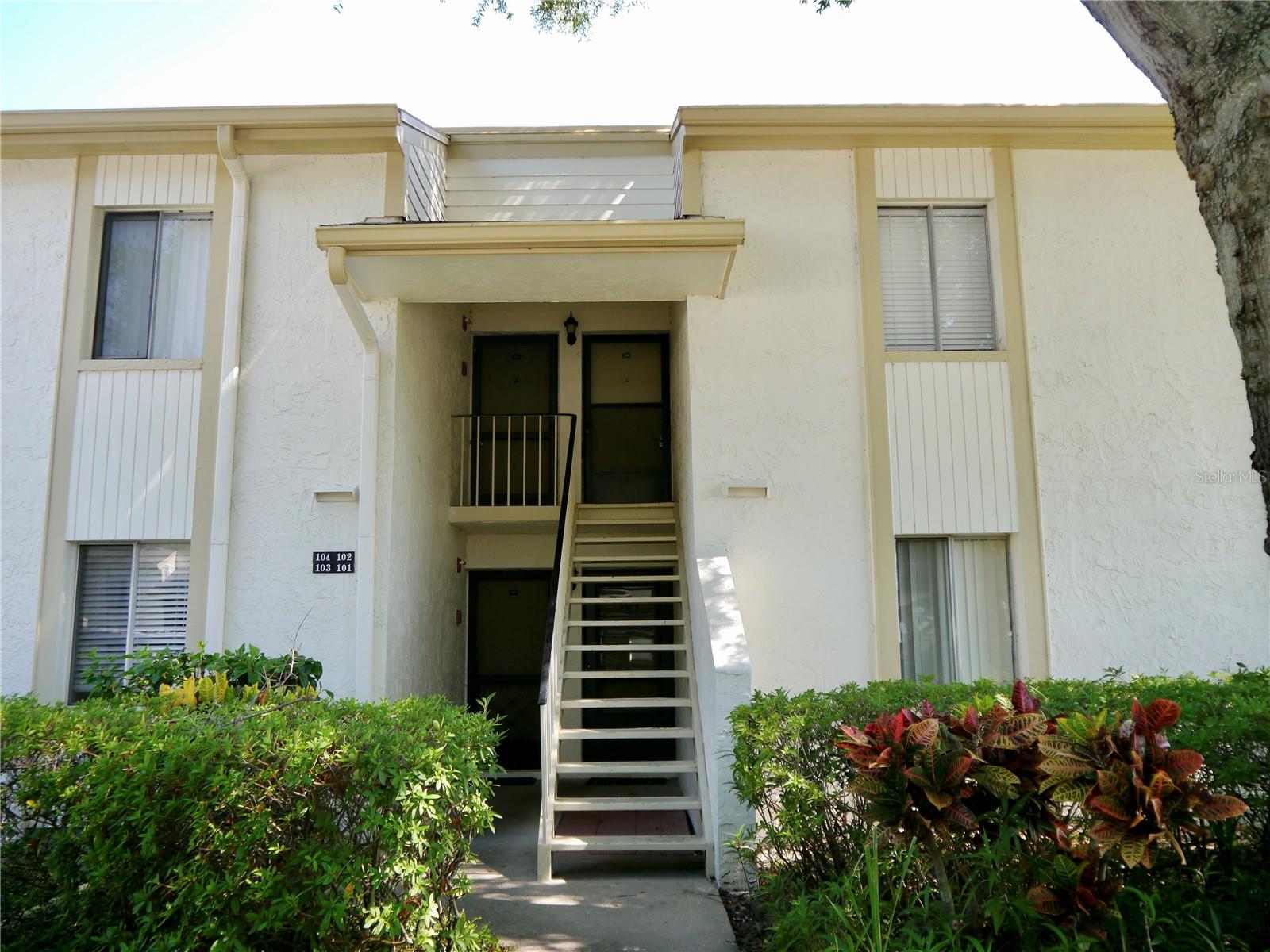 Under contract-accepting backup offers. Own in prime East Lake Woodlands! Walk to Walmart and Publix from your new home. Newer laminate in Living/Dining room. Investors and handyman special, but LOTS of upside here!! Schedule your private tour, won't last long!