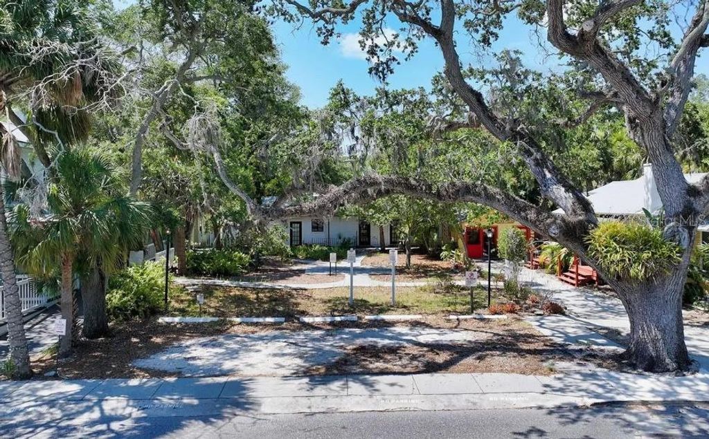 Photo of 1930 Adams Lane, Sarasota, FL 34236 (MLS # A4664844)