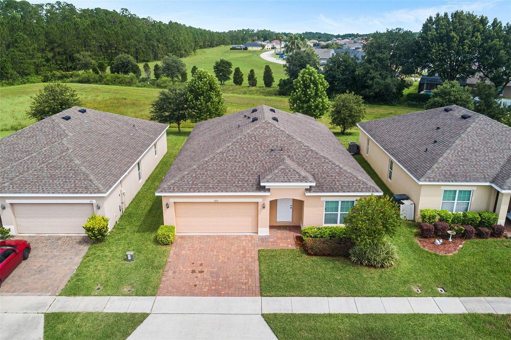 Photo of 625 Ogelthorpe Dr, Davenport, FL 33897 (MLS # P4935555)