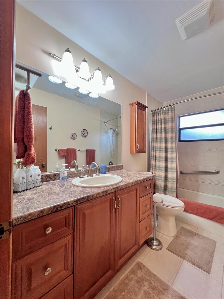 LAWTONS 1ST ADD - Residential