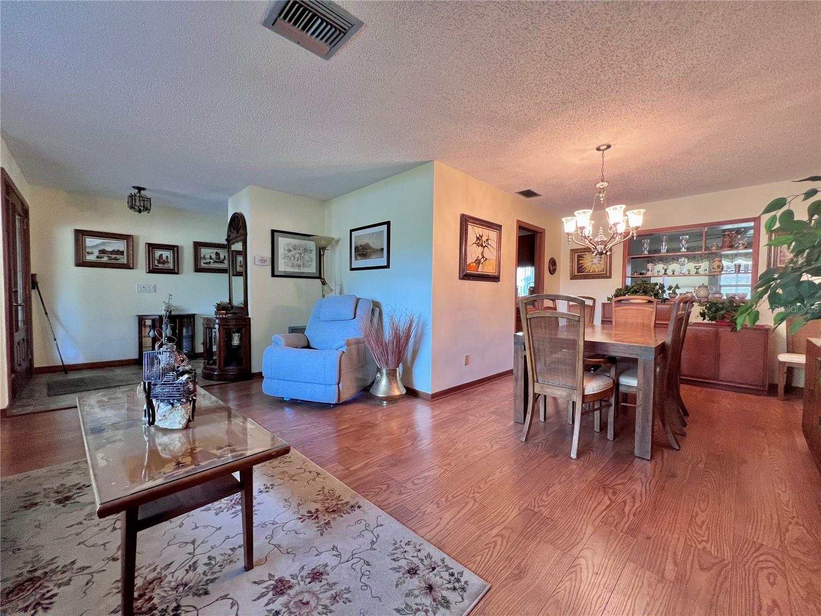 LAWTONS 1ST ADD - Residential