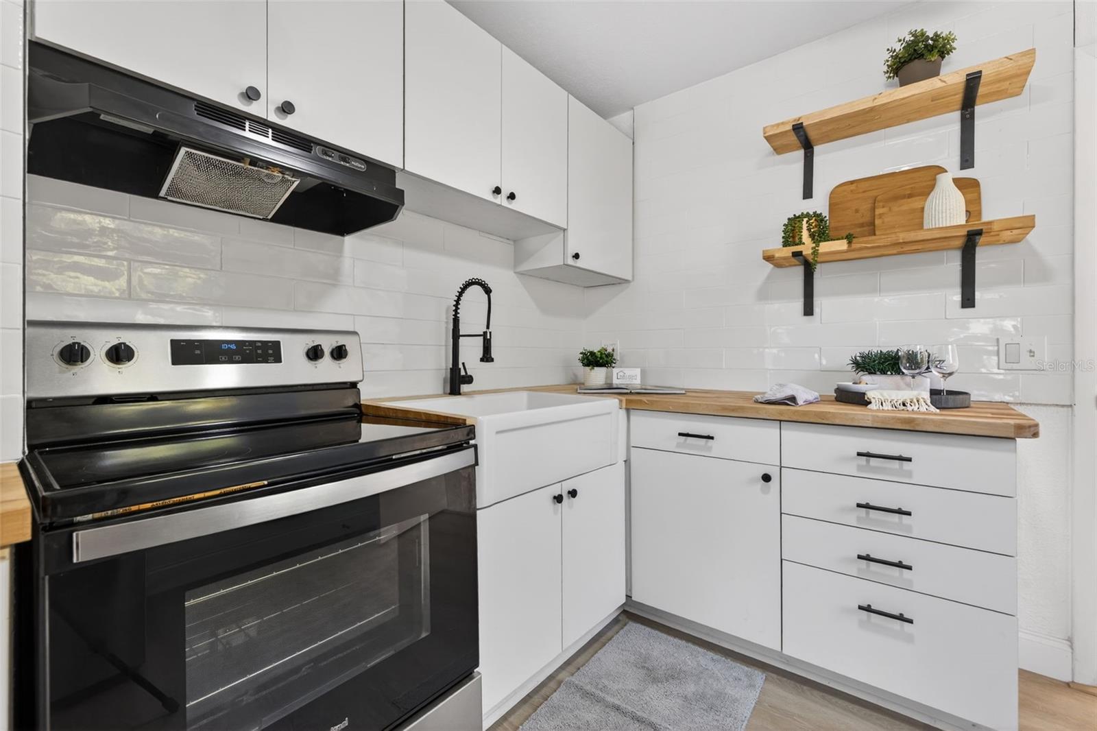 RIDGE CREST - Residential