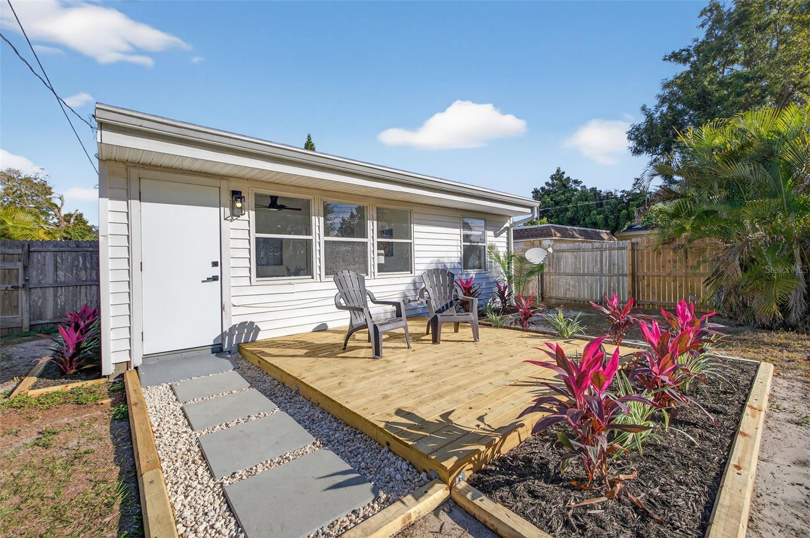 RIDGE CREST - Residential