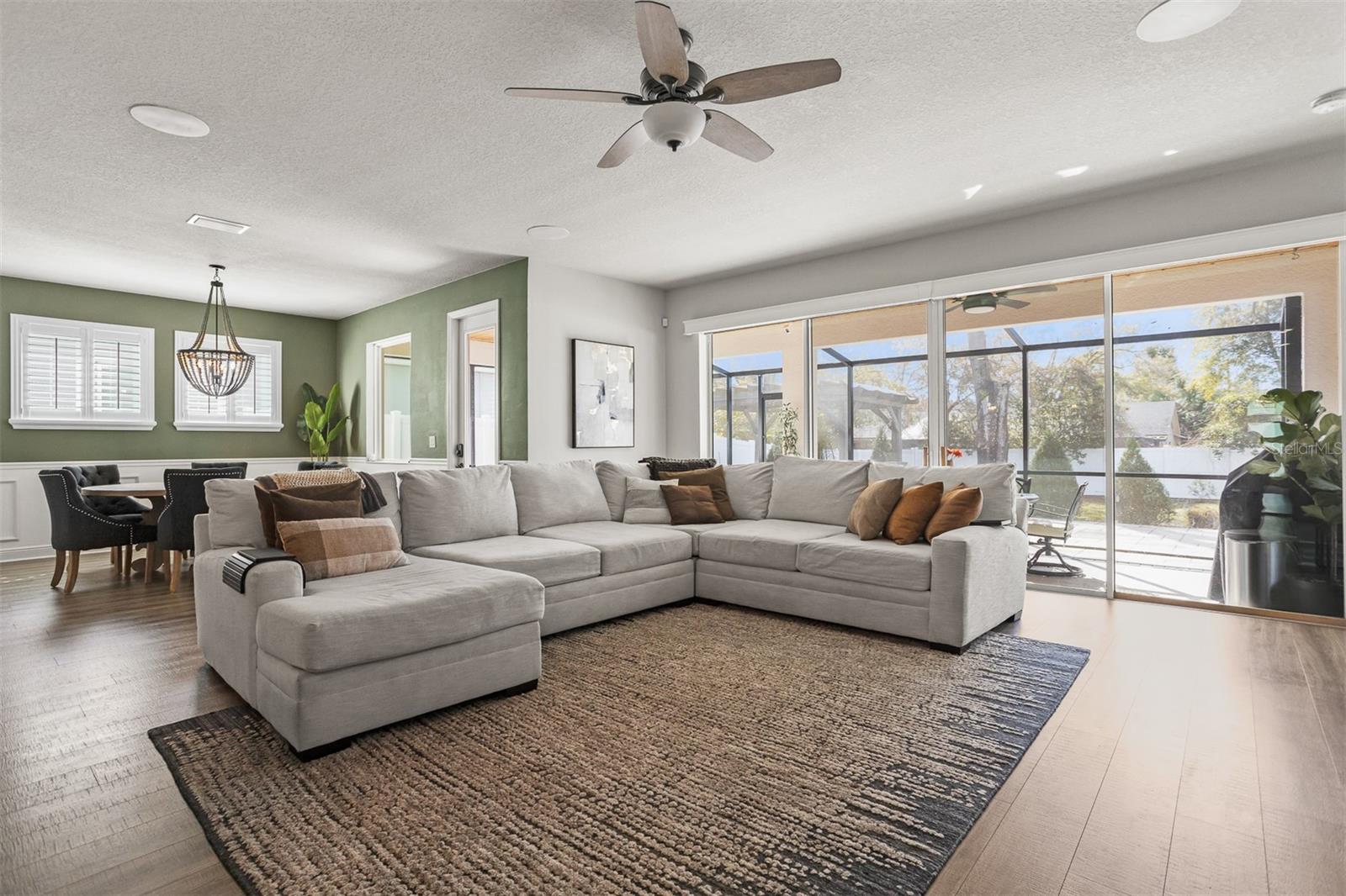 LAKESHORE OAKS SUB - Residential